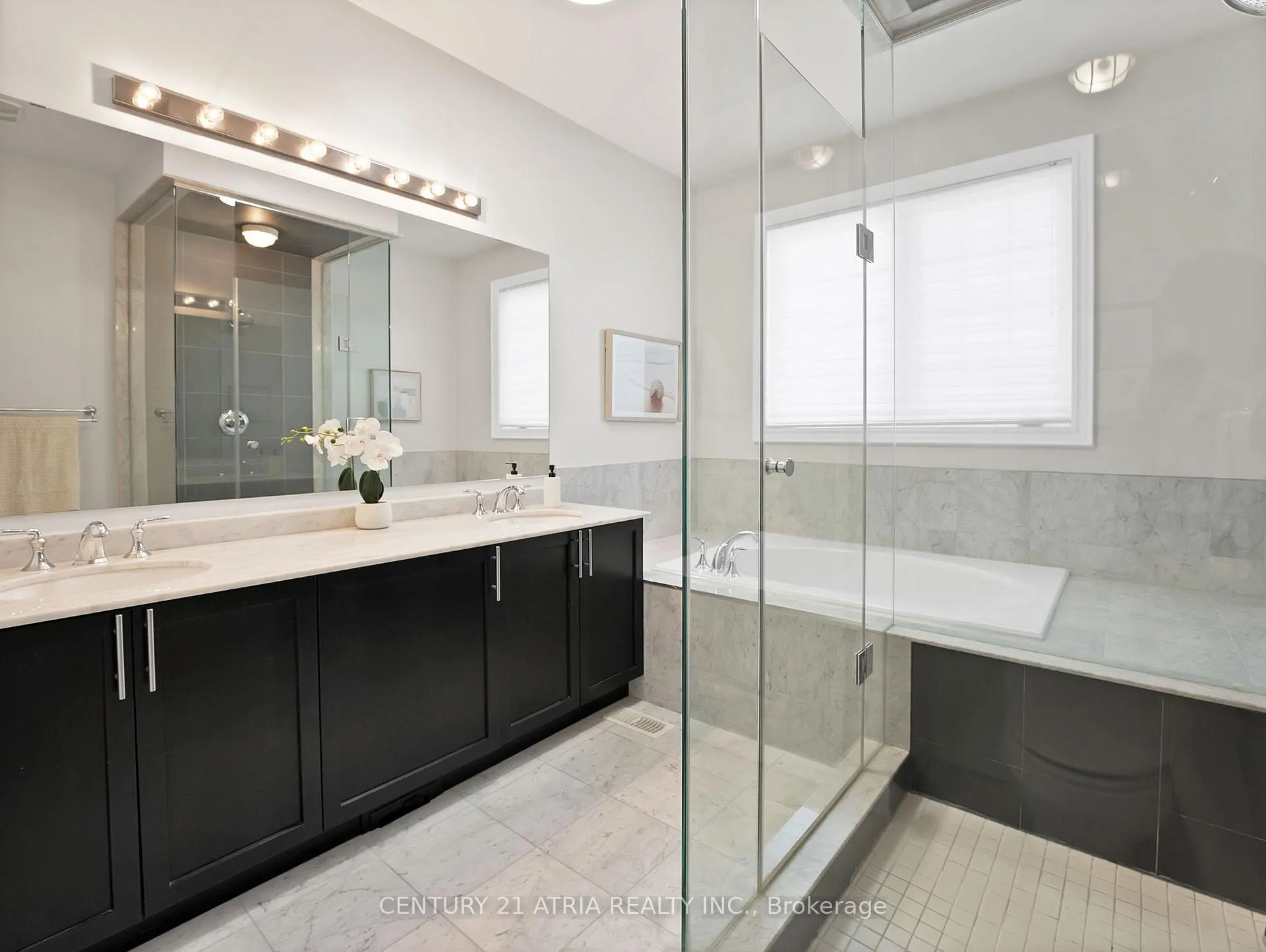 Photo 21 of 33 Bloorview Place, North York, Don Valley Village — HOMEH