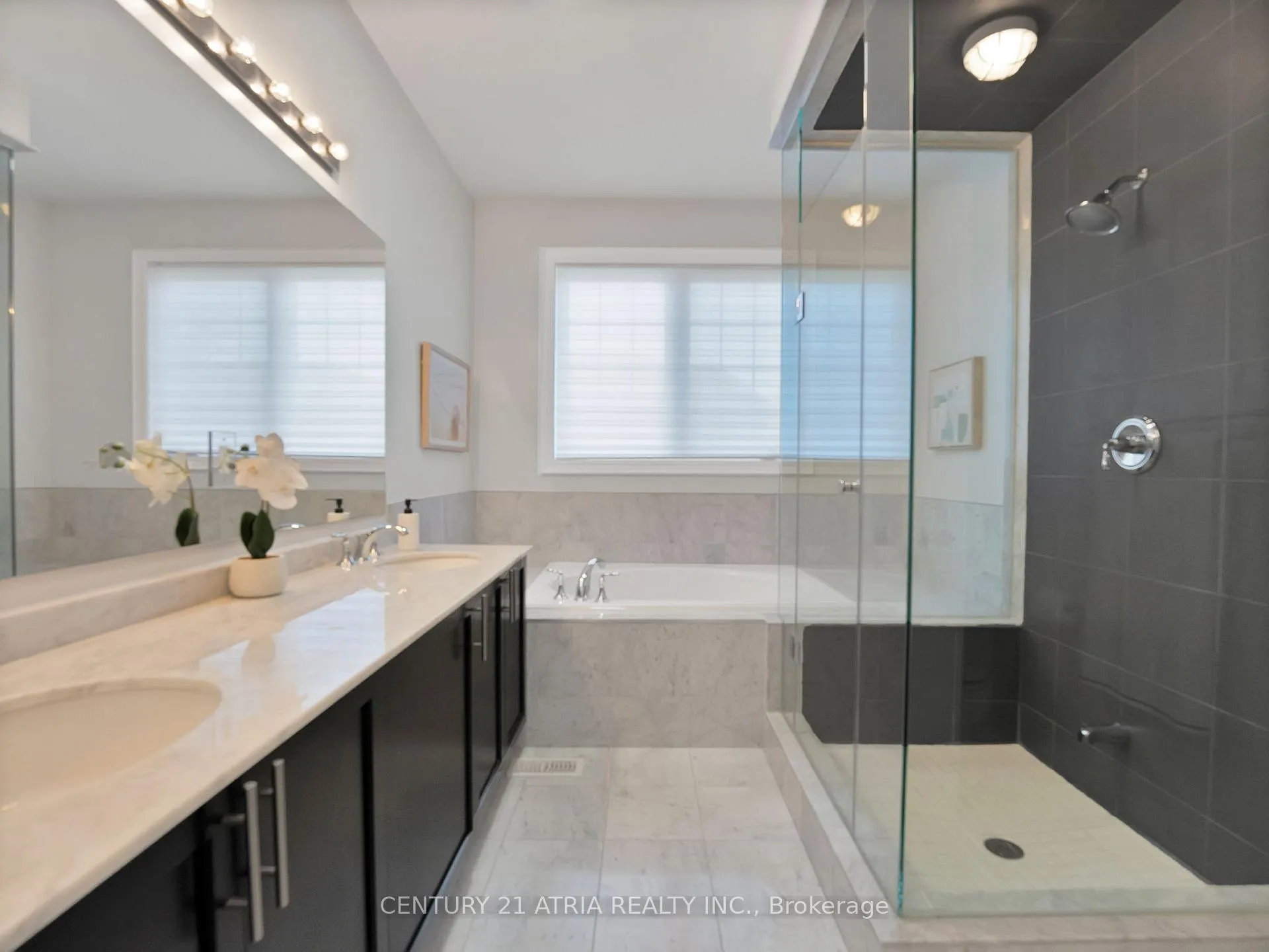 Photo 22 of 33 Bloorview Place, North York, Don Valley Village — HOMEH