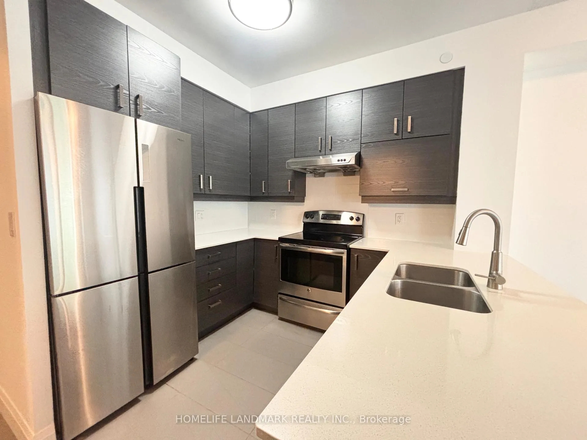 Photo 2 of Unit 207, 1 Uptown Drive, Markham, Unionville — HOMEH