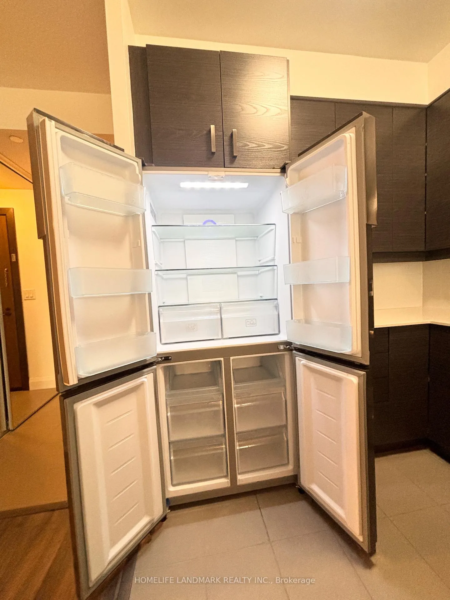 Photo 7 of Unit 207, 1 Uptown Drive, Markham, Unionville — HOMEH