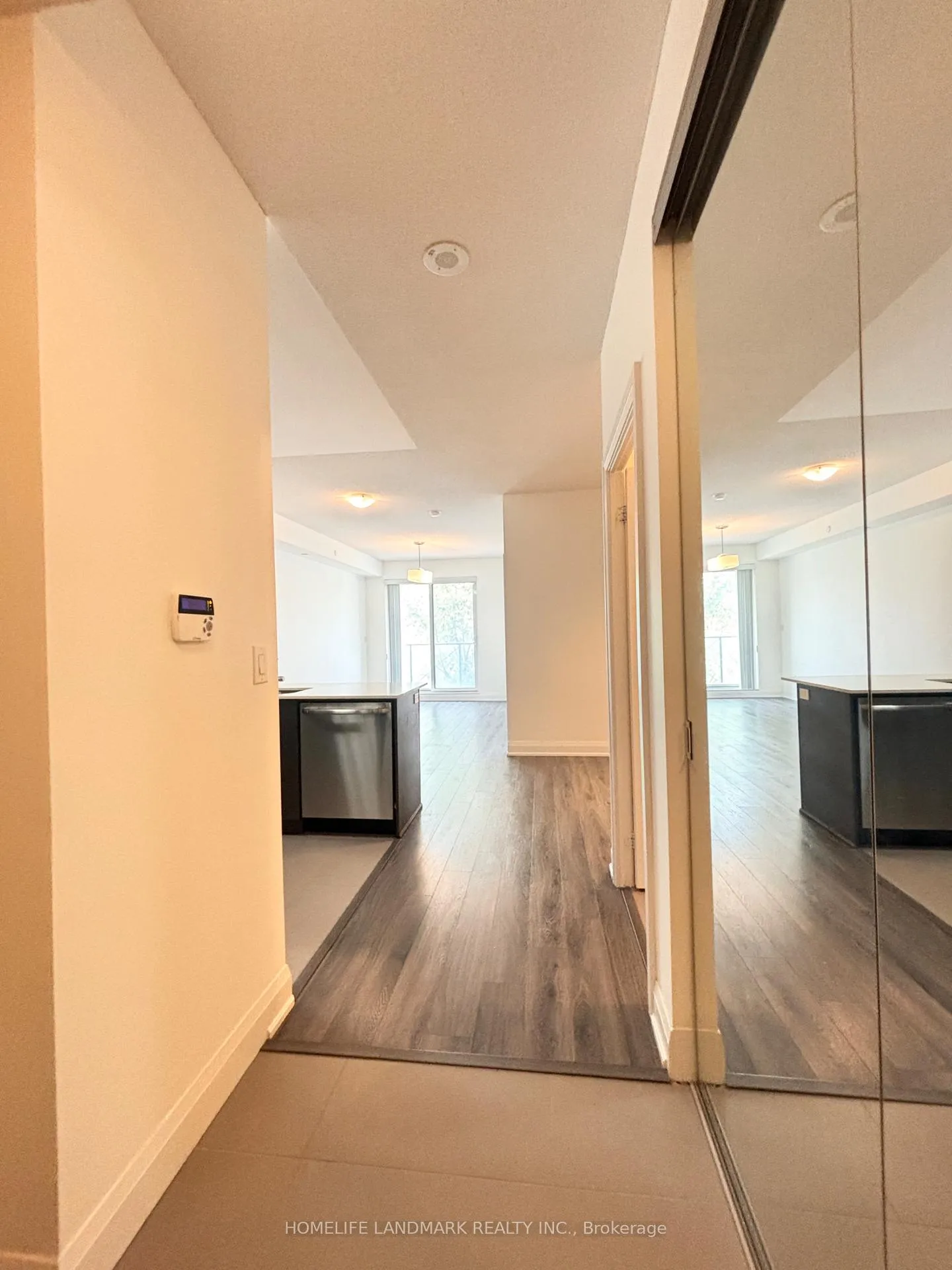 Photo 12 of Unit 207, 1 Uptown Drive, Markham, Unionville — HOMEH