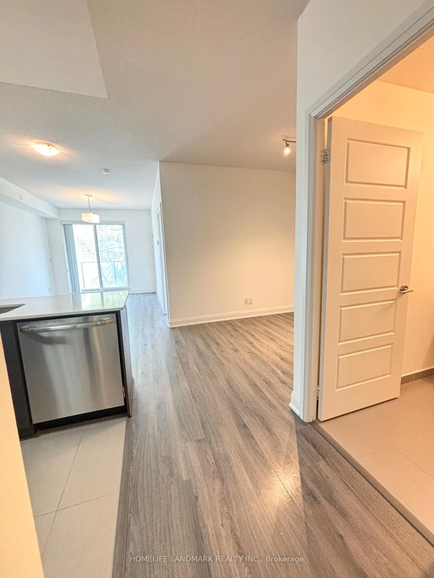 Photo 13 of Unit 207, 1 Uptown Drive, Markham, Unionville — HOMEH