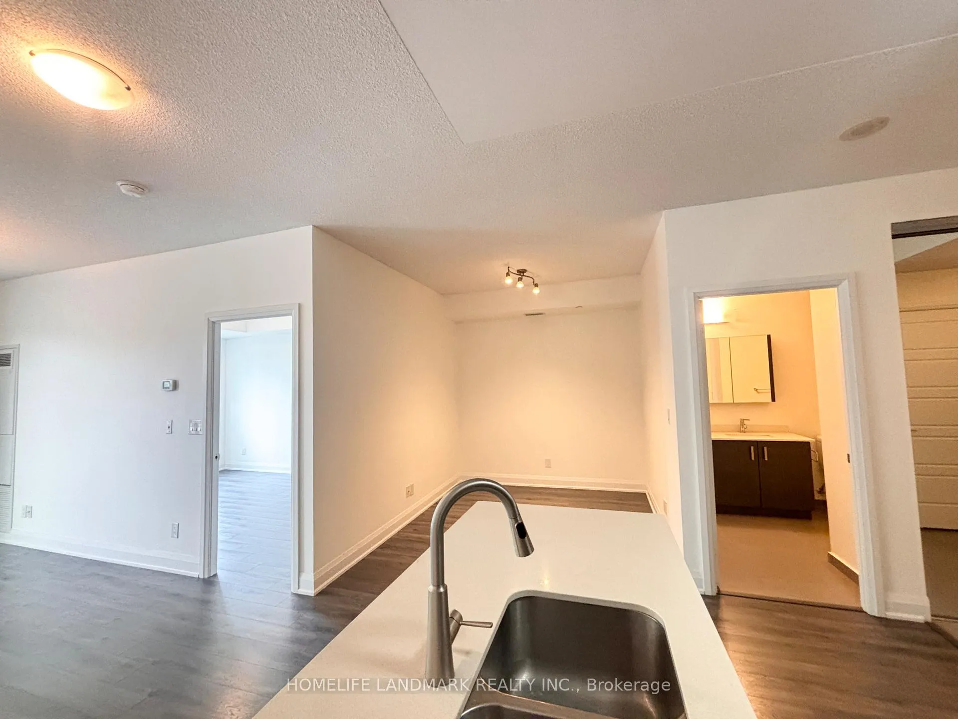 Photo 16 of Unit 207, 1 Uptown Drive, Markham, Unionville — HOMEH