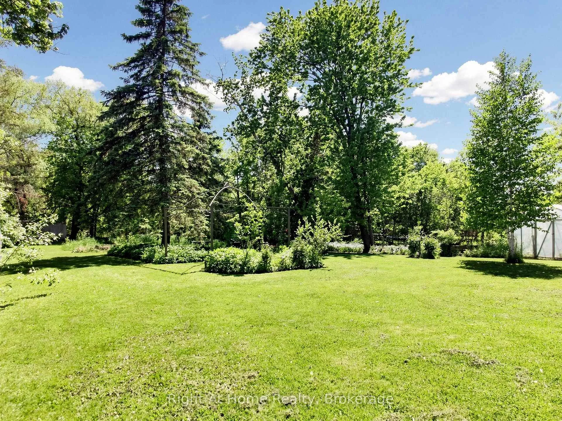 Photo 37 of 354 5th Concession Road W, Hamilton, Rural Flamborough — HOMEH