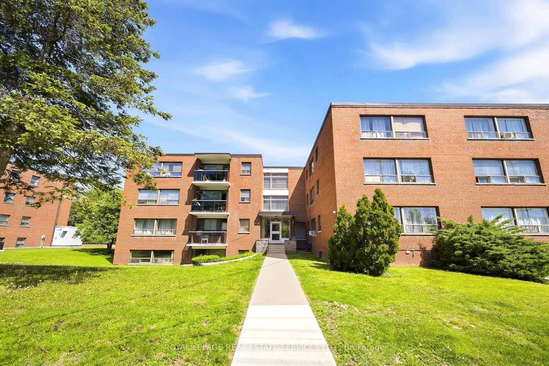 Photo 2 of Unit 104, 172 Berry Road, Etobicoke, Stonegate-Queensway — HOMEH