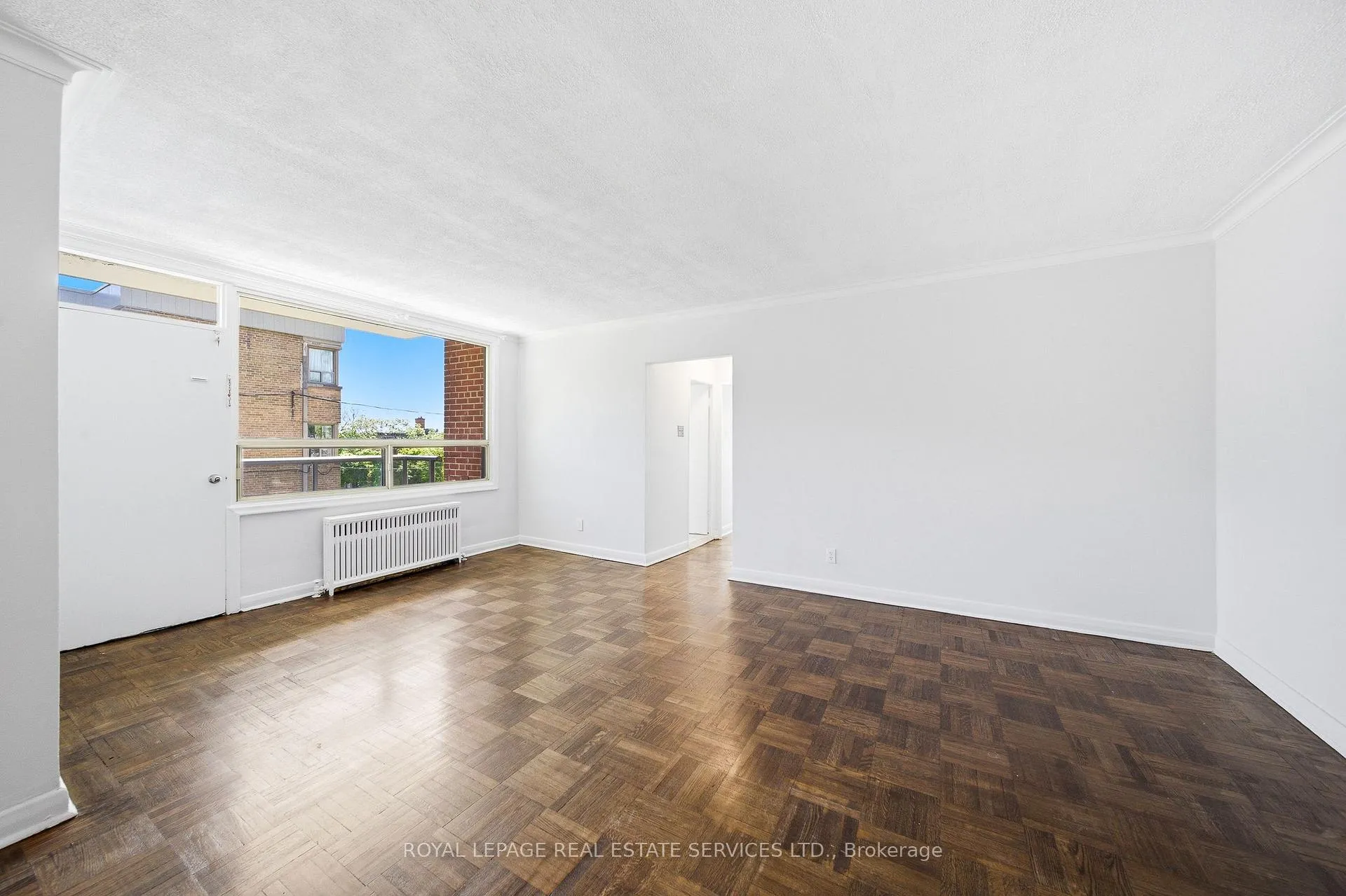 Photo 5 of Unit 104, 172 Berry Road, Etobicoke, Stonegate-Queensway — HOMEH