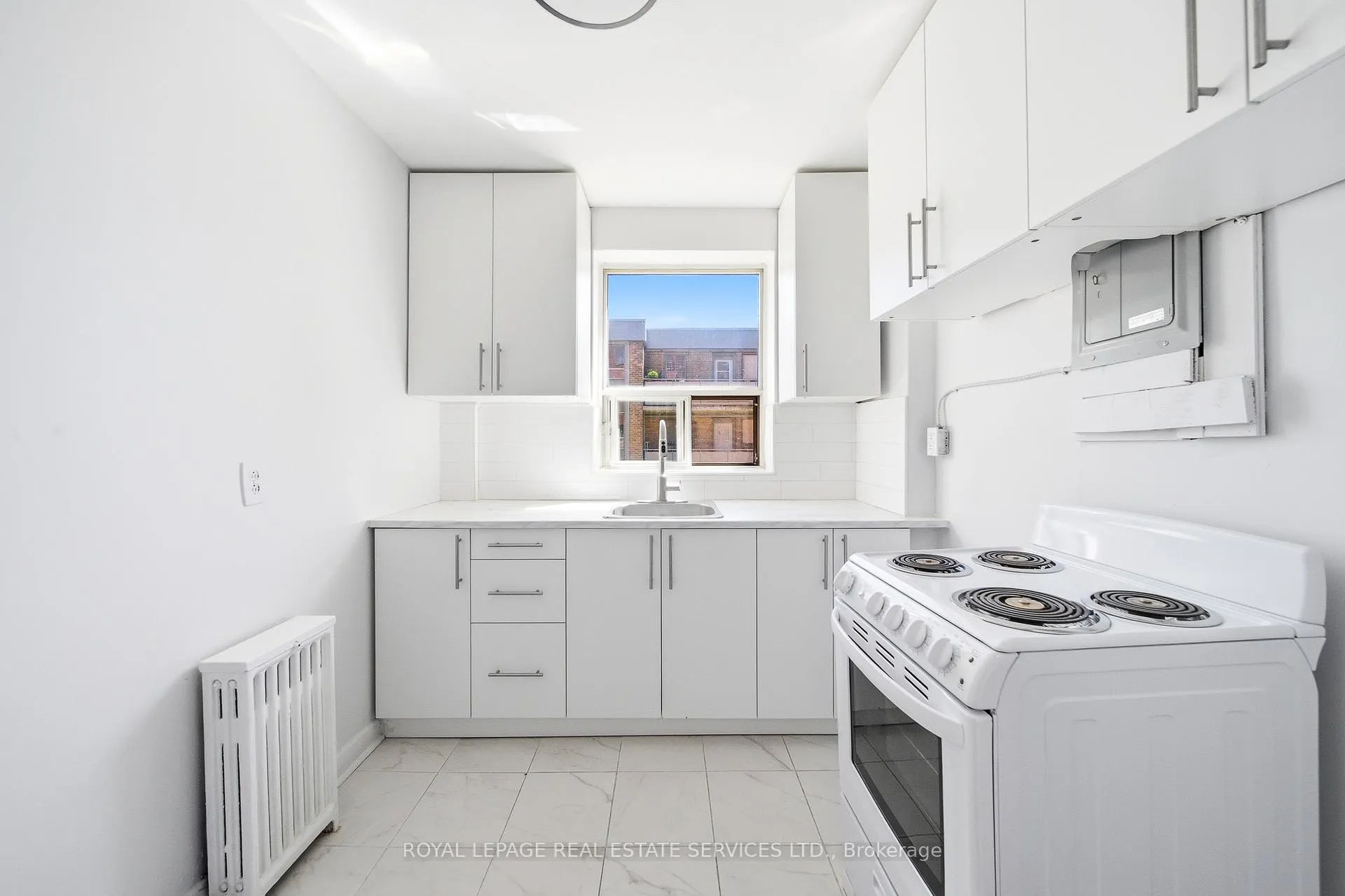 Photo 9 of Unit 104, 172 Berry Road, Etobicoke, Stonegate-Queensway — HOMEH