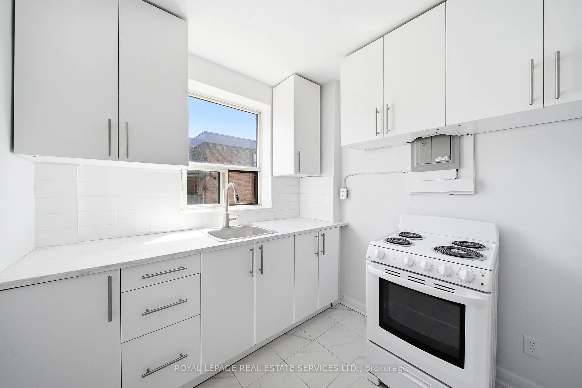 Photo 10 of Unit 104, 172 Berry Road, Etobicoke, Stonegate-Queensway — HOMEH