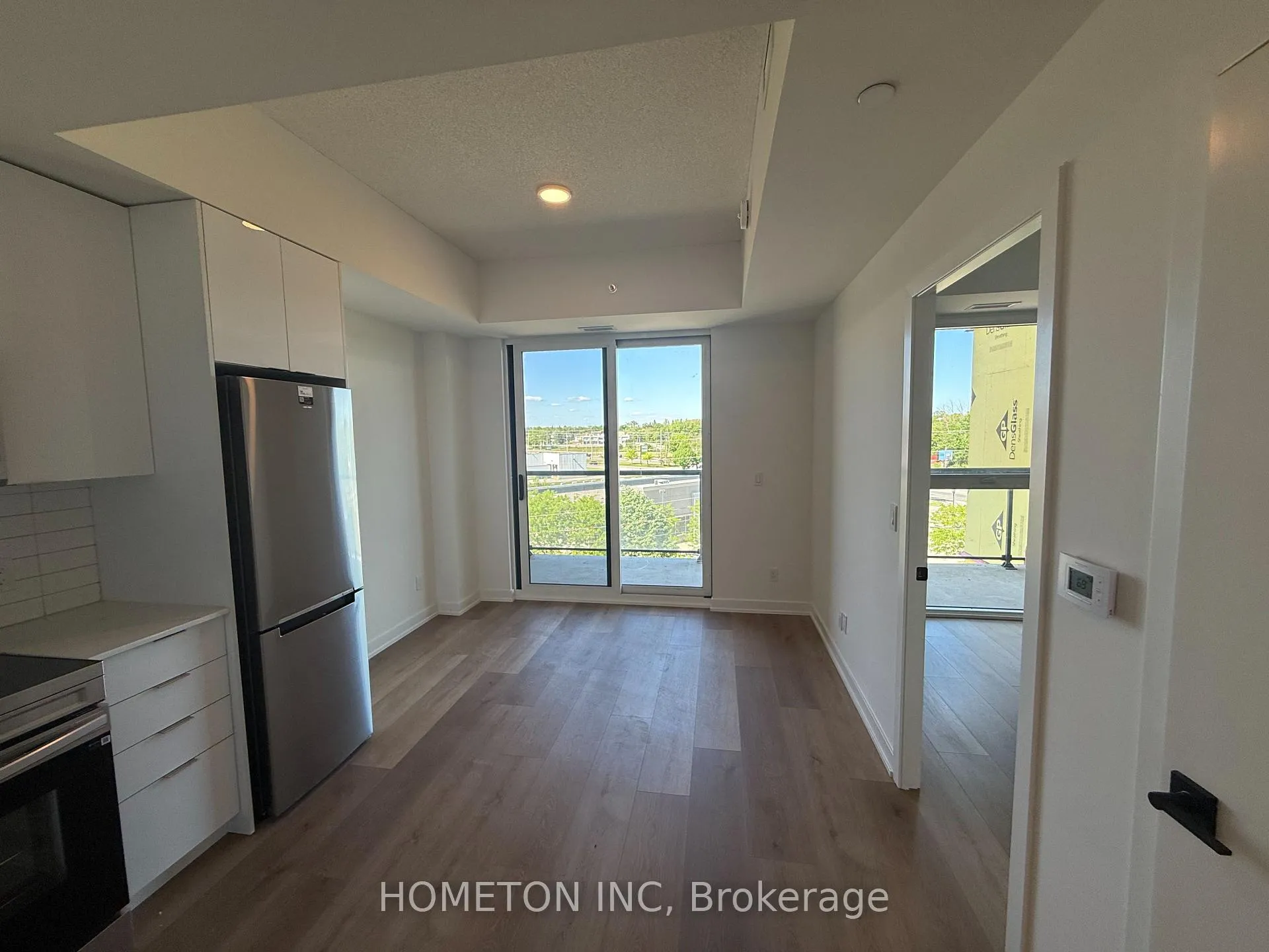 Front of Unit 401, 33 Erie Avenue