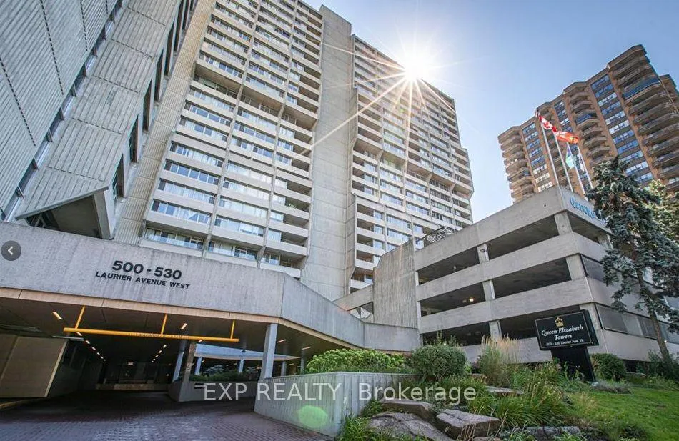Front of Unit 1105, 530 Laurier Avenue W