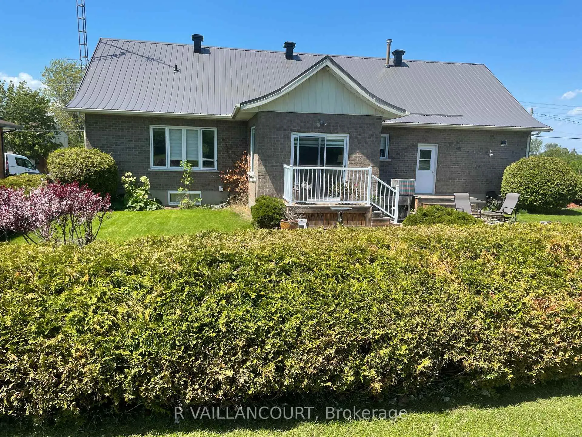 Photo 2 of Unit A & B, 46 William Street, North Glengarry, Alexandria — HOMEH