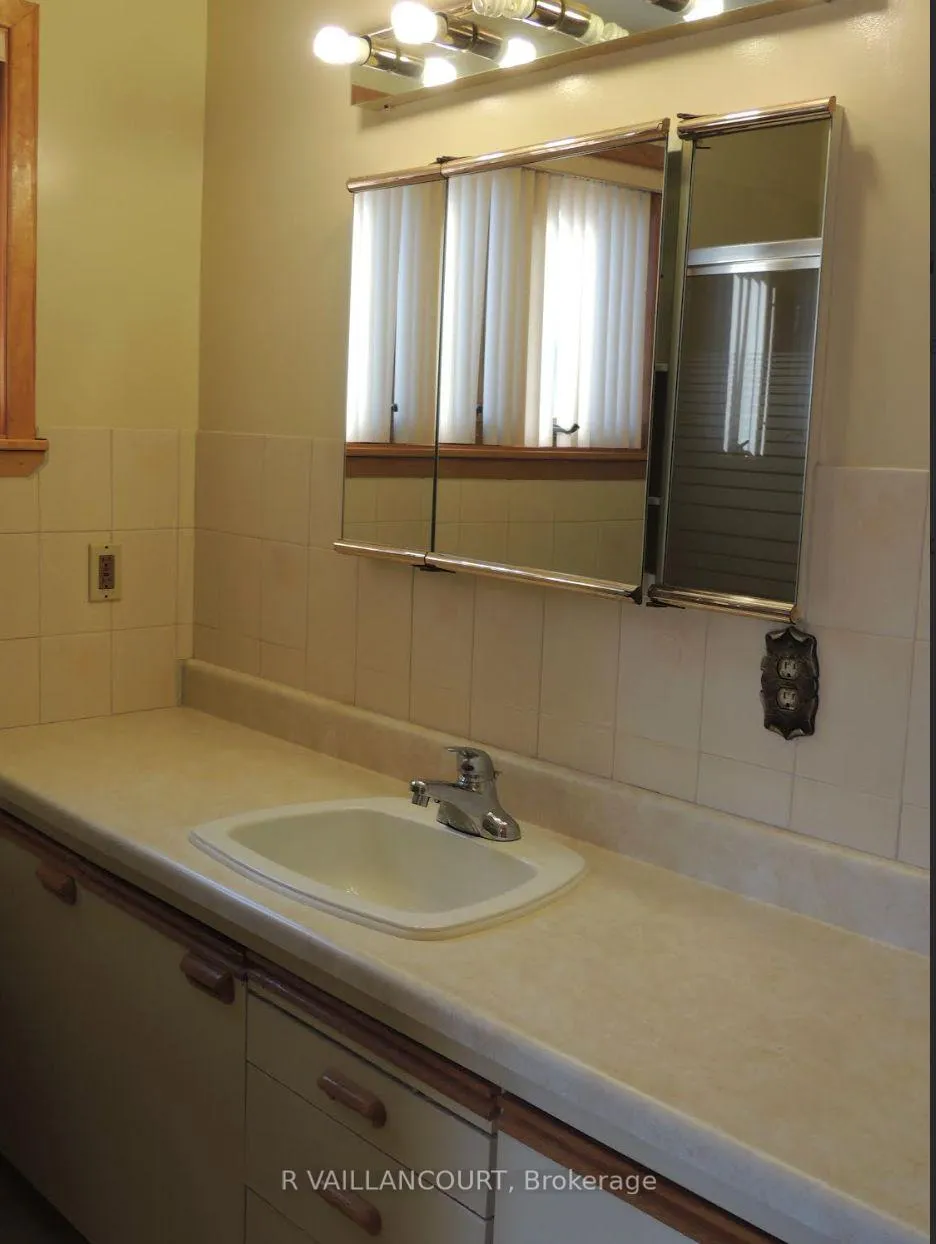 Photo 12 of Unit A & B, 46 William Street, North Glengarry, Alexandria — HOMEH