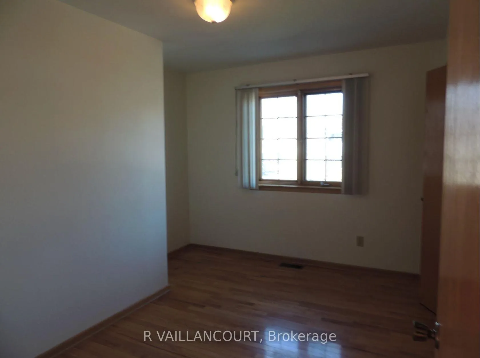 Photo 14 of Unit A & B, 46 William Street, North Glengarry, Alexandria — HOMEH