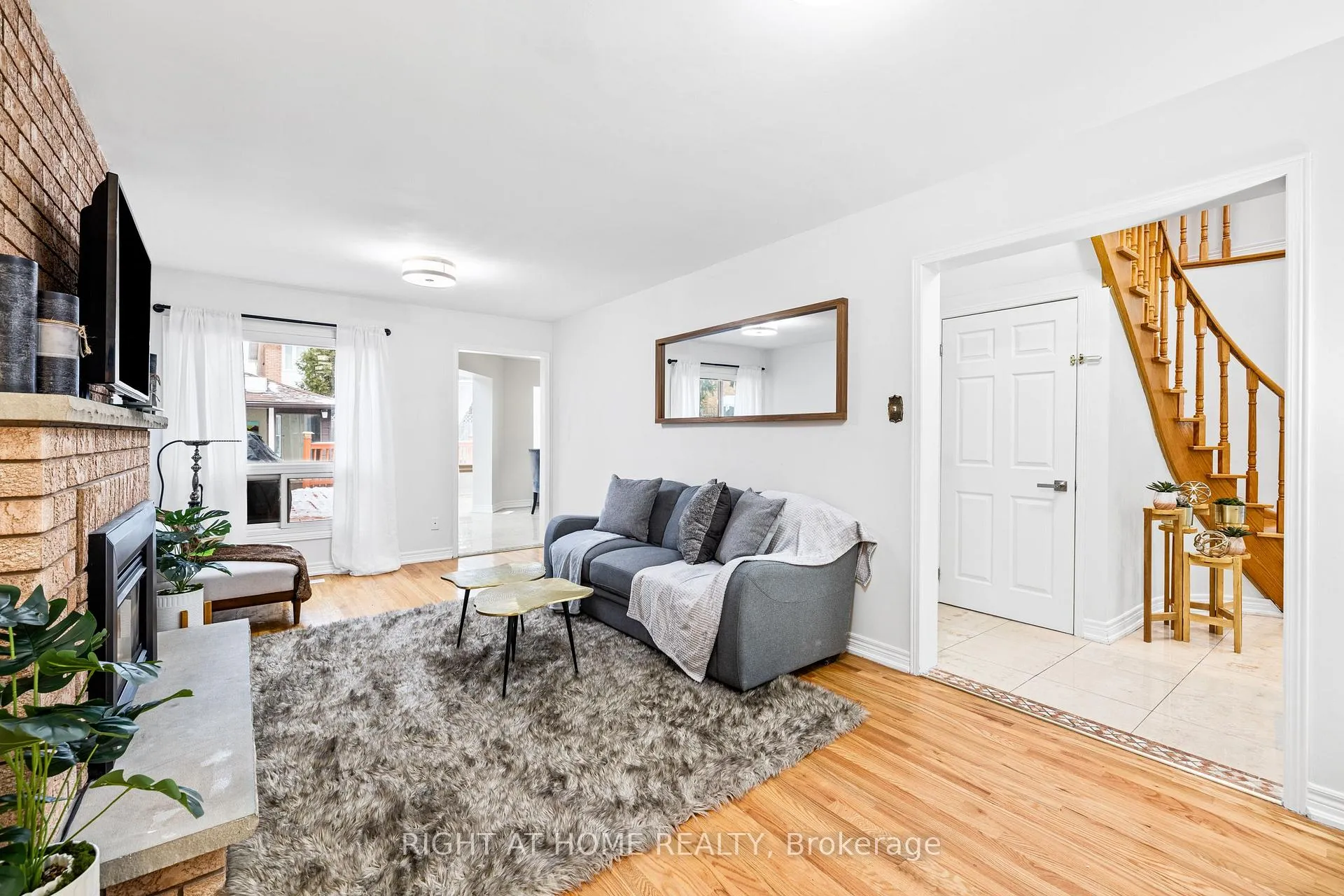 Photo 5 of 4469 Idlewilde Crescent, Mississauga, Central Erin Mills — HOMEH