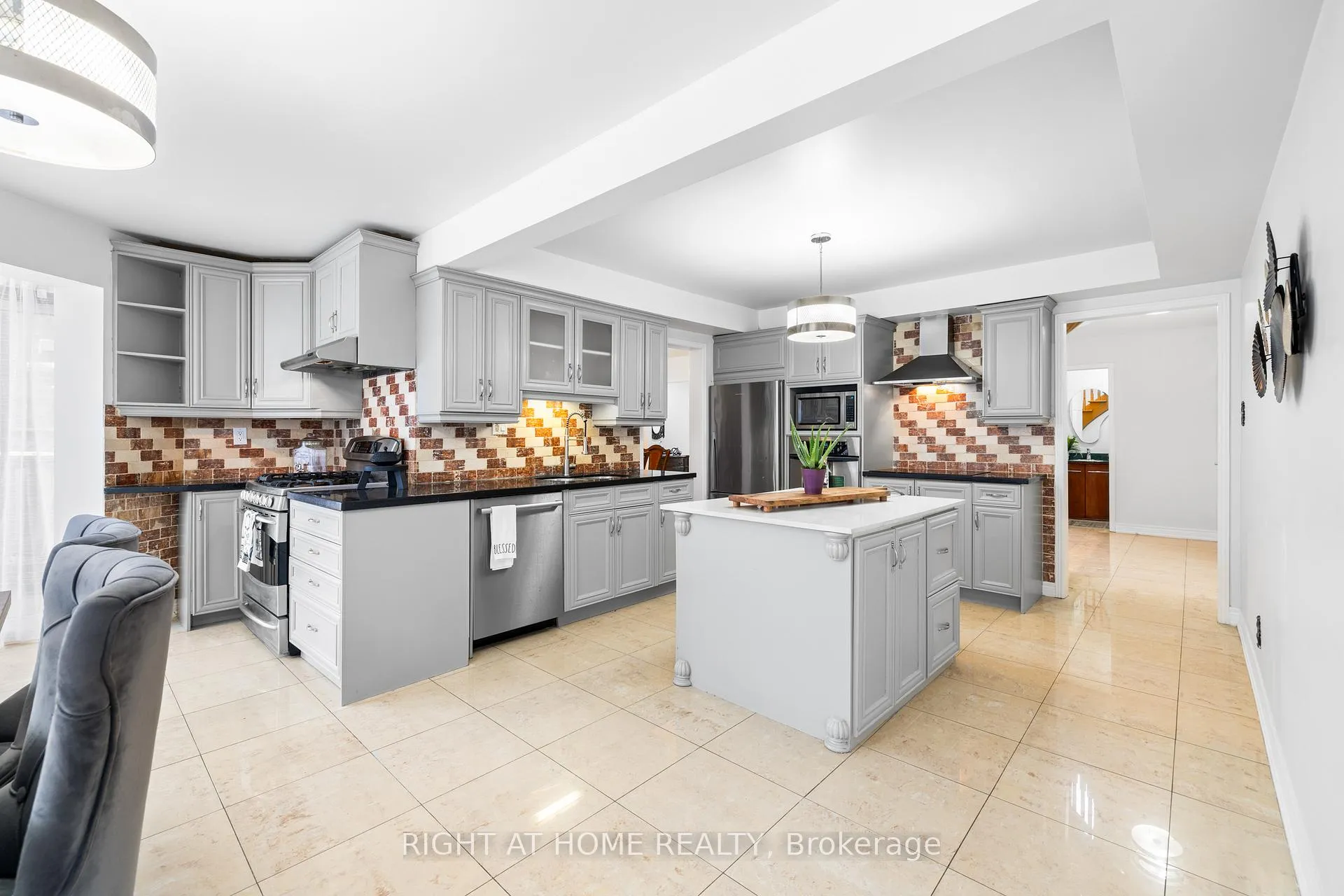 Photo 7 of 4469 Idlewilde Crescent, Mississauga, Central Erin Mills — HOMEH