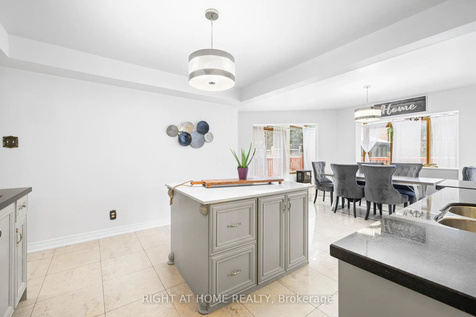 Photo 10 of 4469 Idlewilde Crescent, Mississauga, Central Erin Mills — HOMEH