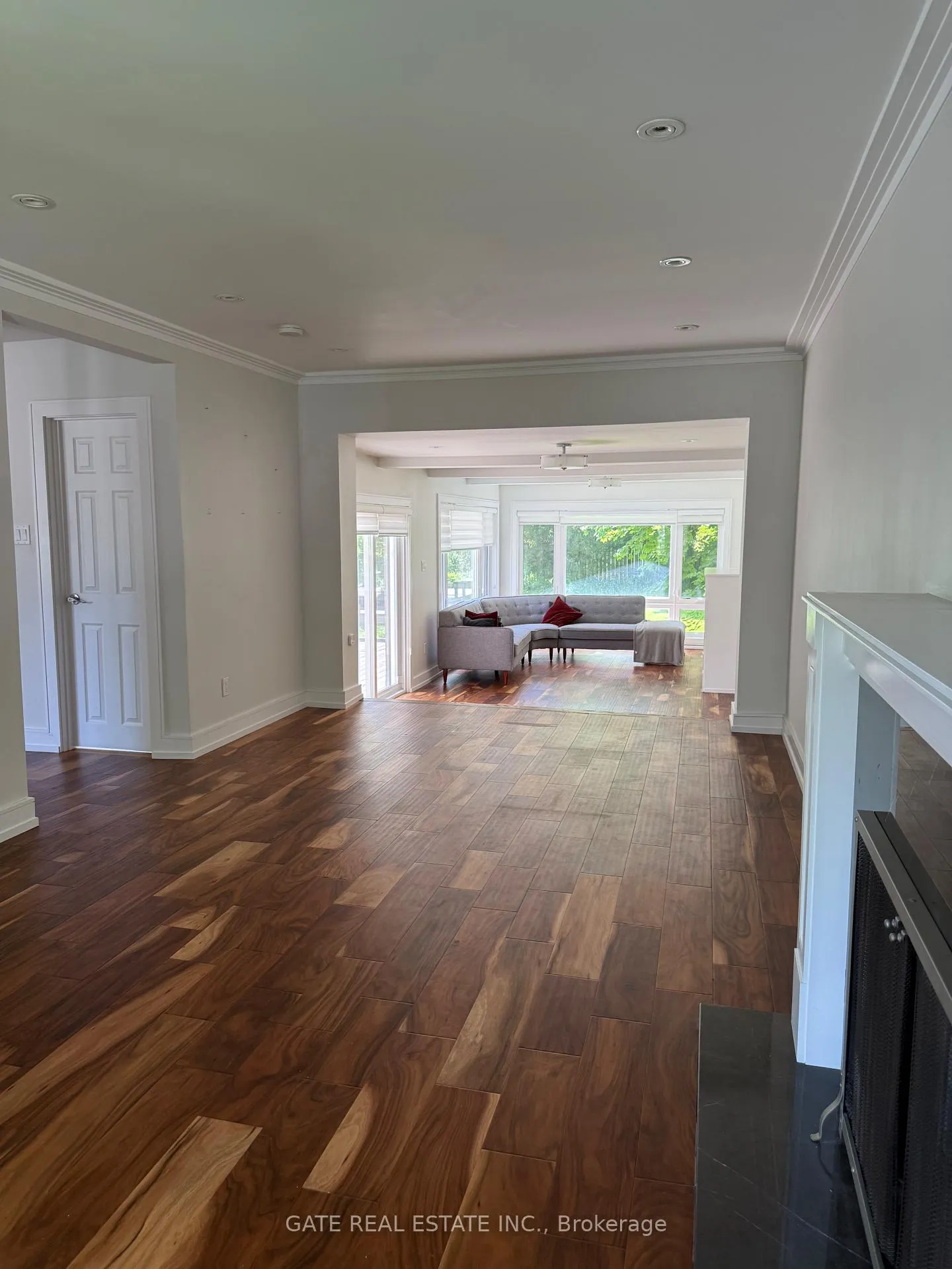 Photo 5 of 88 Lawrence Avenue, Richmond Hill, Crosby — HOMEH