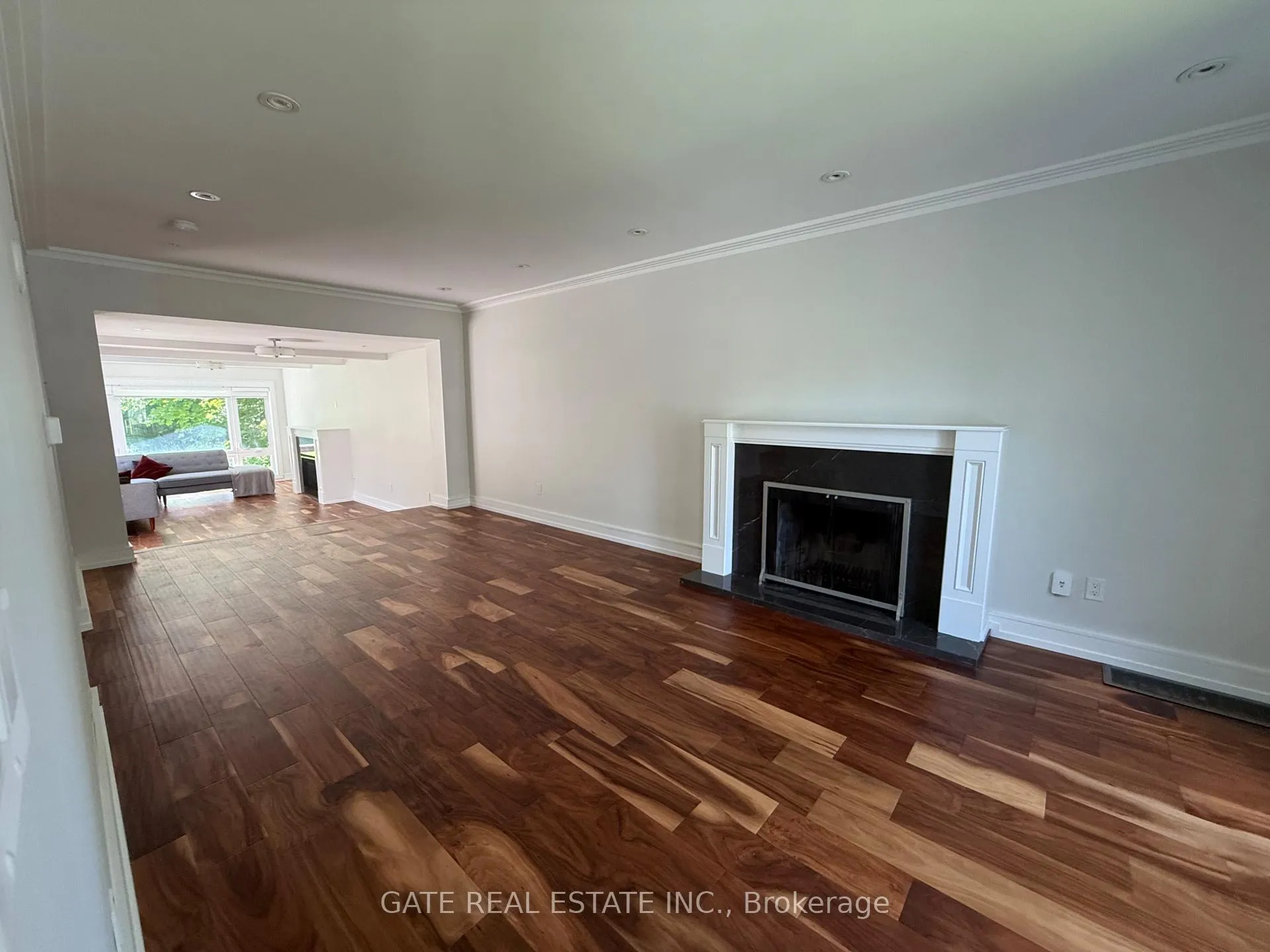 Photo 6 of 88 Lawrence Avenue, Richmond Hill, Crosby — HOMEH