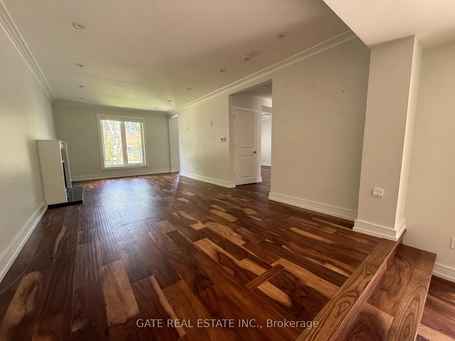 Photo 9 of 88 Lawrence Avenue, Richmond Hill, Crosby — HOMEH