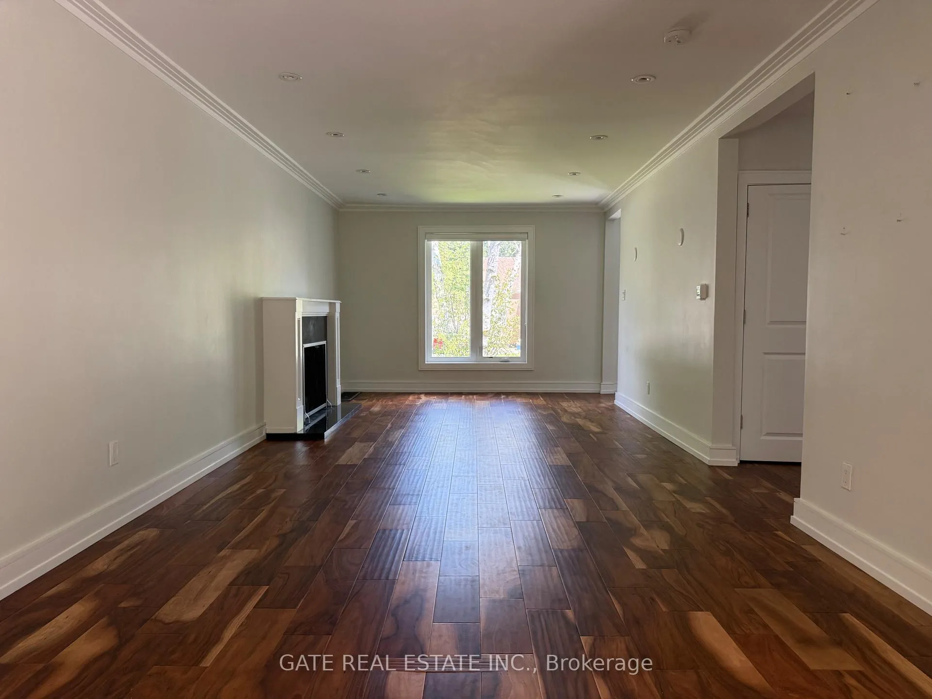 Photo 10 of 88 Lawrence Avenue, Richmond Hill, Crosby — HOMEH