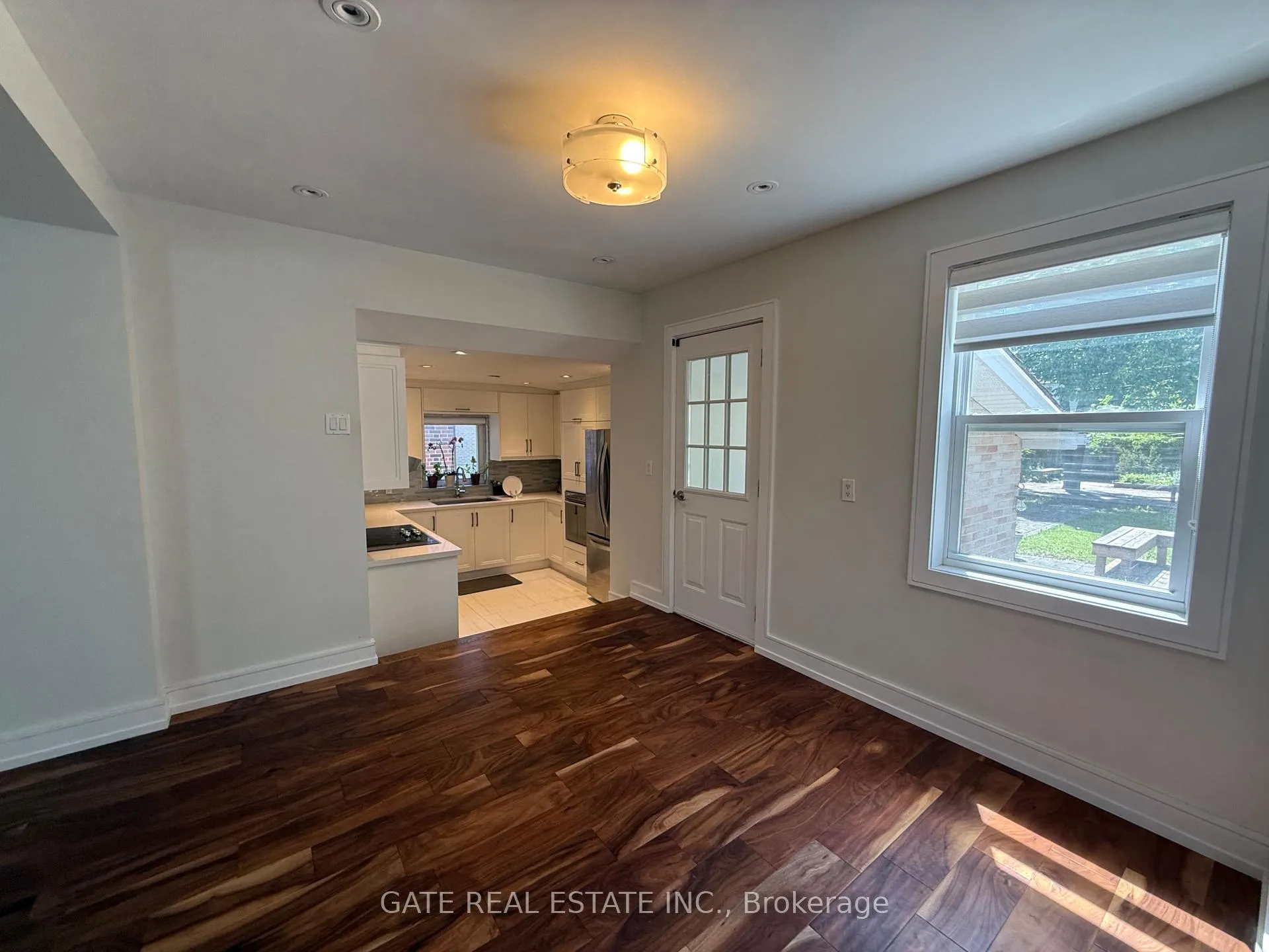 Photo 13 of 88 Lawrence Avenue, Richmond Hill, Crosby — HOMEH