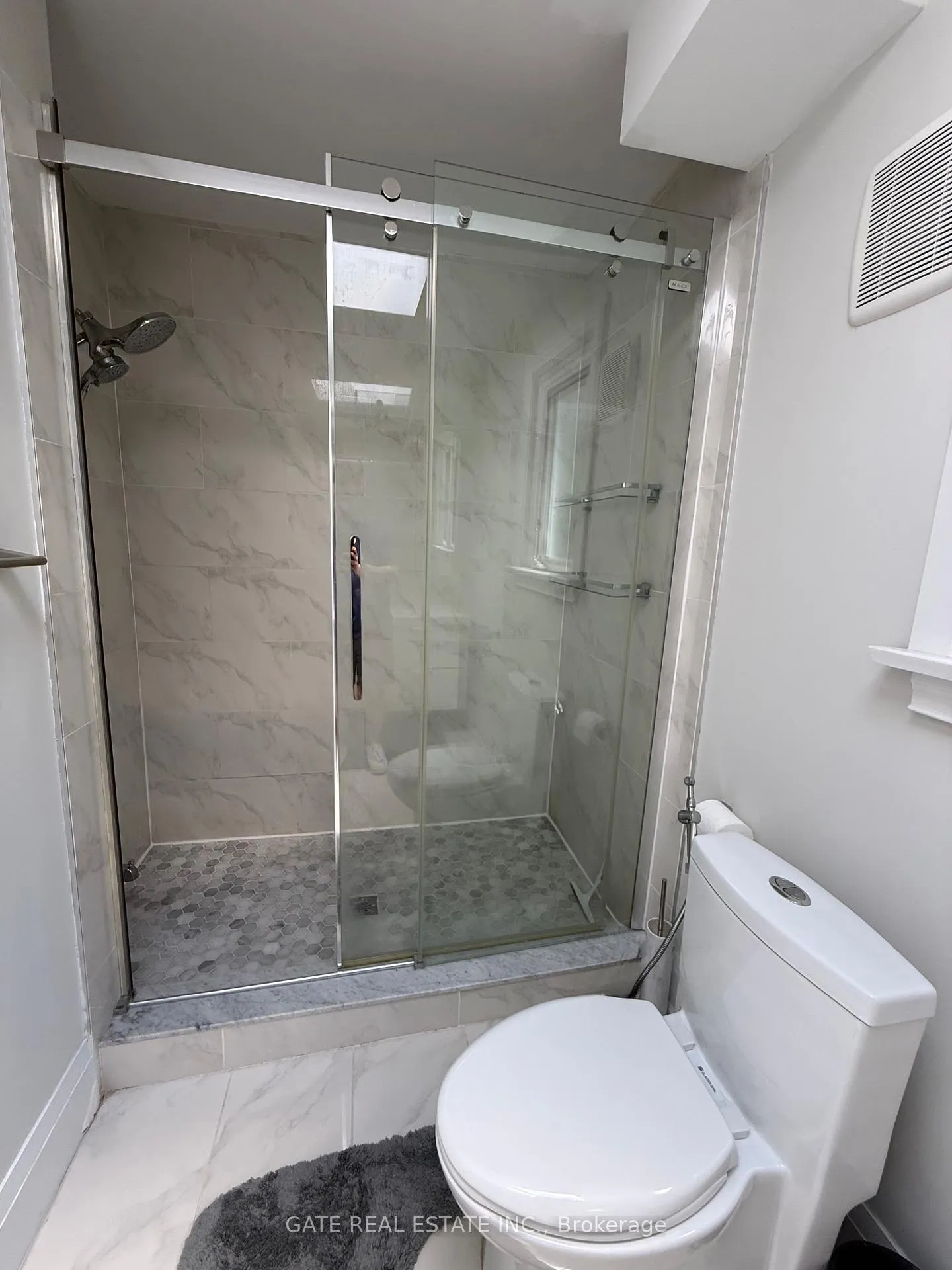 Photo 24 of 88 Lawrence Avenue, Richmond Hill, Crosby — HOMEH
