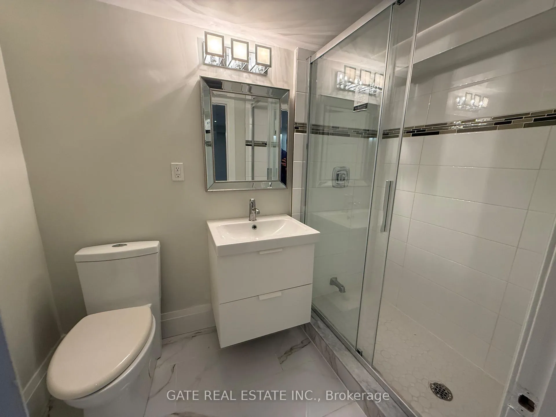 Photo 28 of 88 Lawrence Avenue, Richmond Hill, Crosby — HOMEH