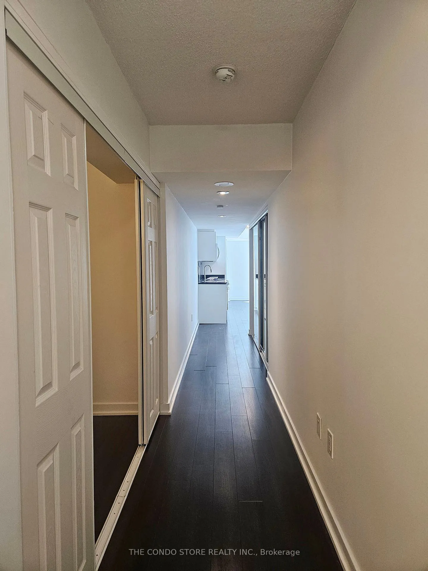 Photo 7 of Unit 533, 21 Iceboat Terrace, Toronto, Waterfront Communities — HOMEH