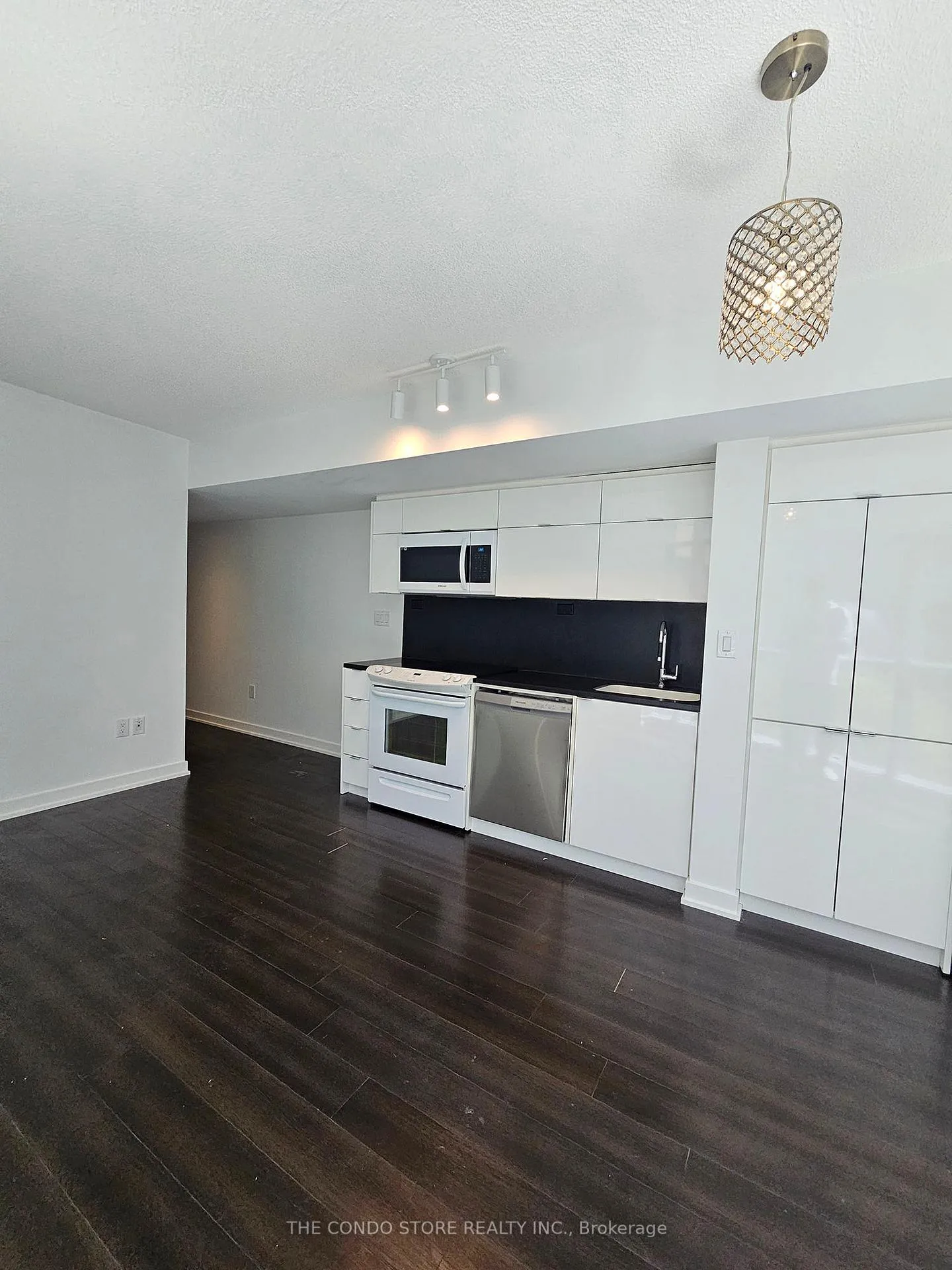 Photo 15 of Unit 533, 21 Iceboat Terrace, Toronto, Waterfront Communities — HOMEH