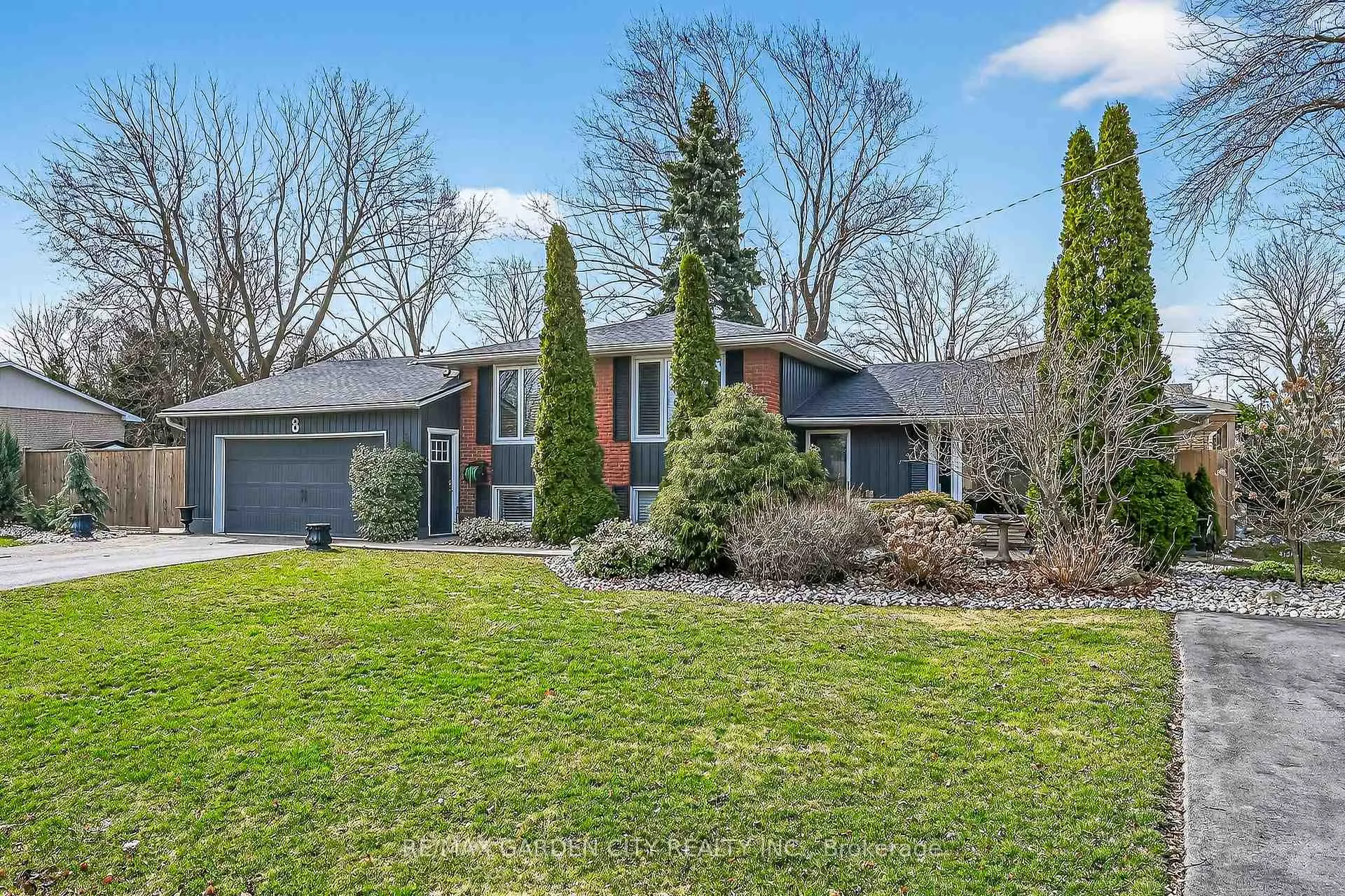 Front of 8 Bendamere Drive