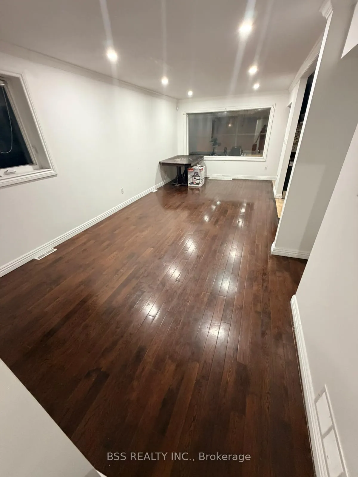 Photo 6 of 464 Warden Avenue, Scarborough, Oakridge — HOMEH