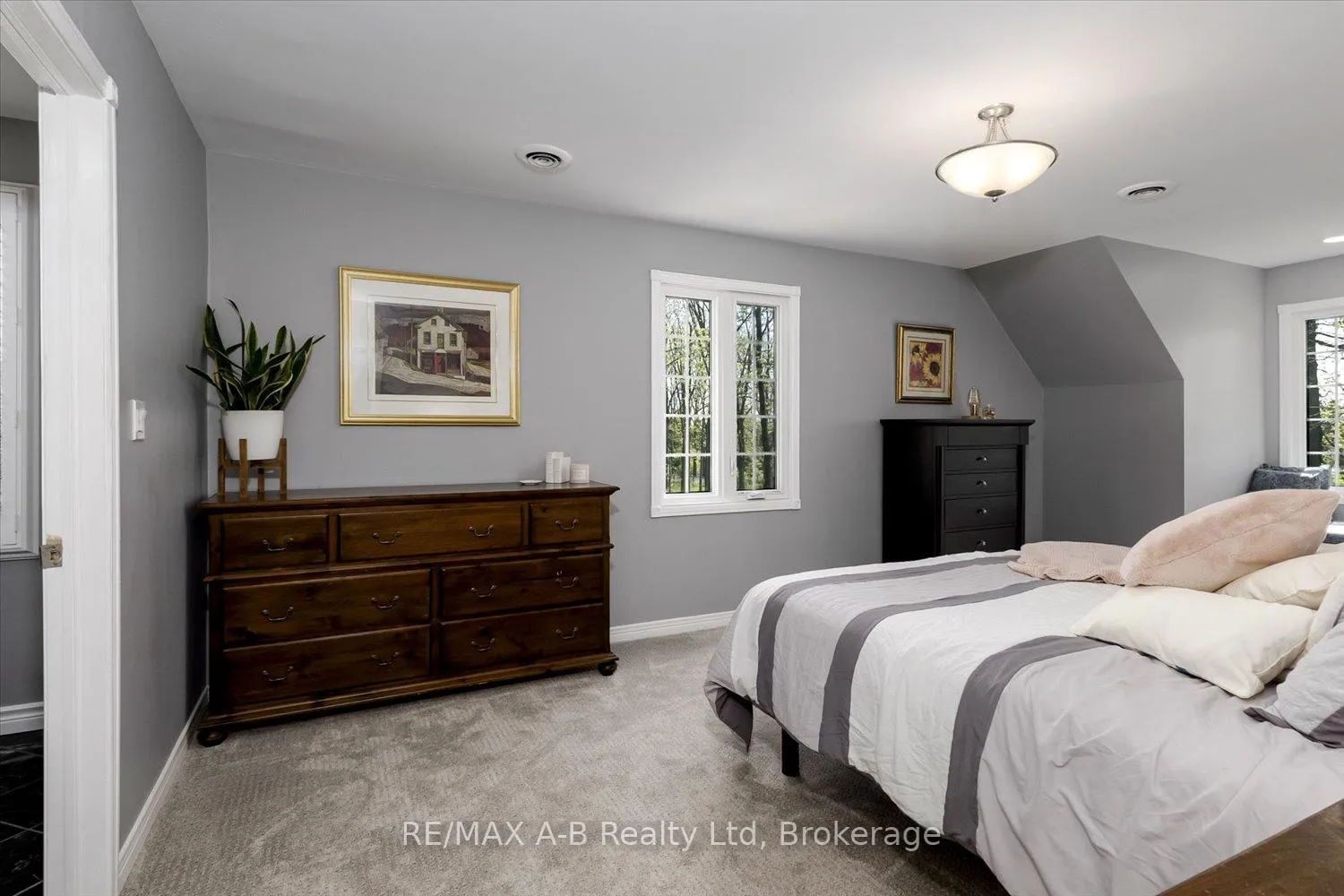 Photo 20 of 138 Huron Road, Perth South, Sebringville — HOMEH