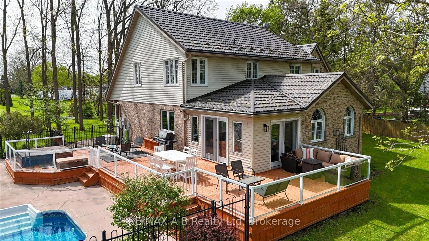 Photo 31 of 138 Huron Road, Perth South, Sebringville — HOMEH