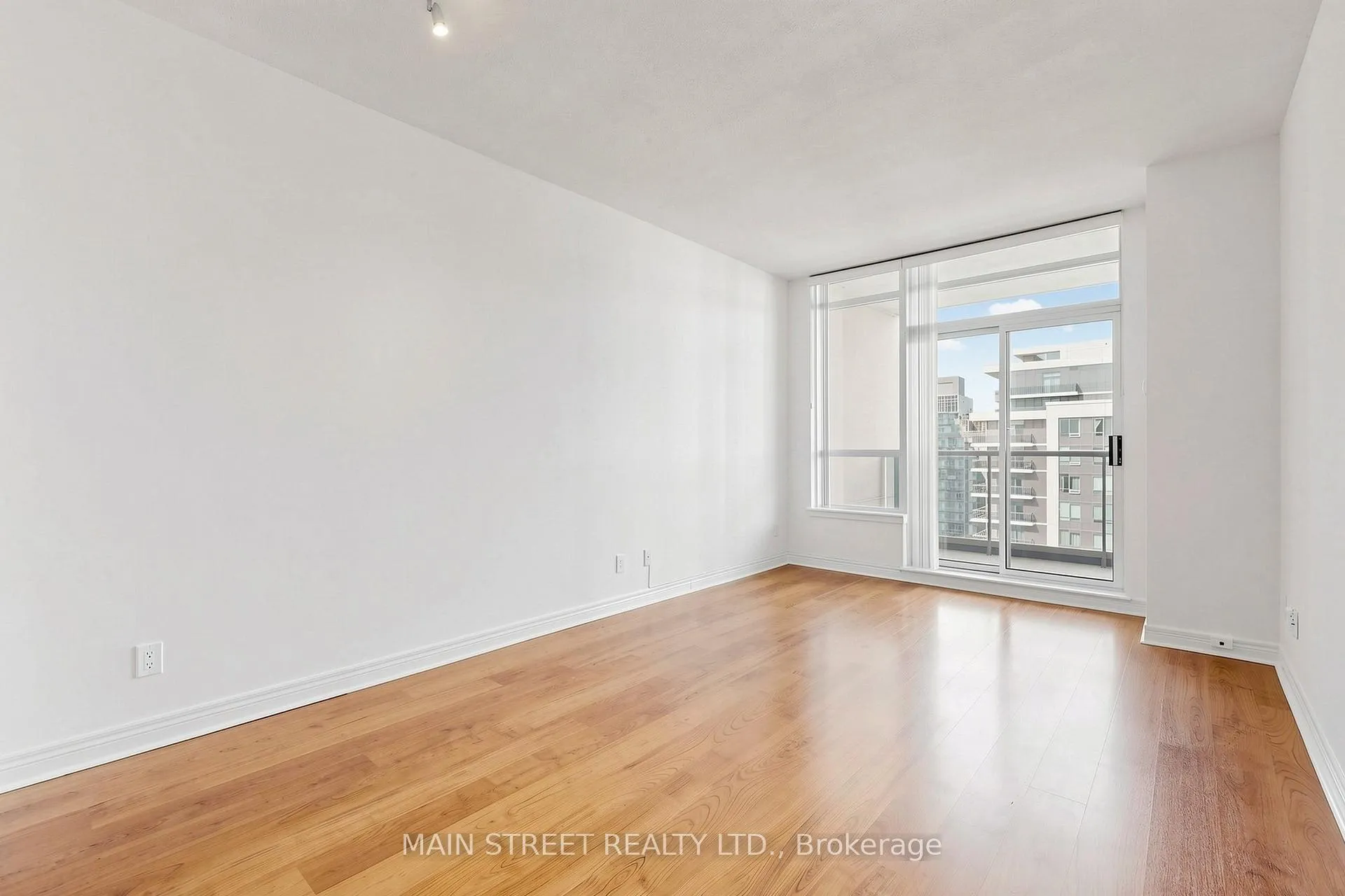 Photo 4 of Unit 1408, 60 Disera Drive, Vaughan, Beverley Glen — HOMEH