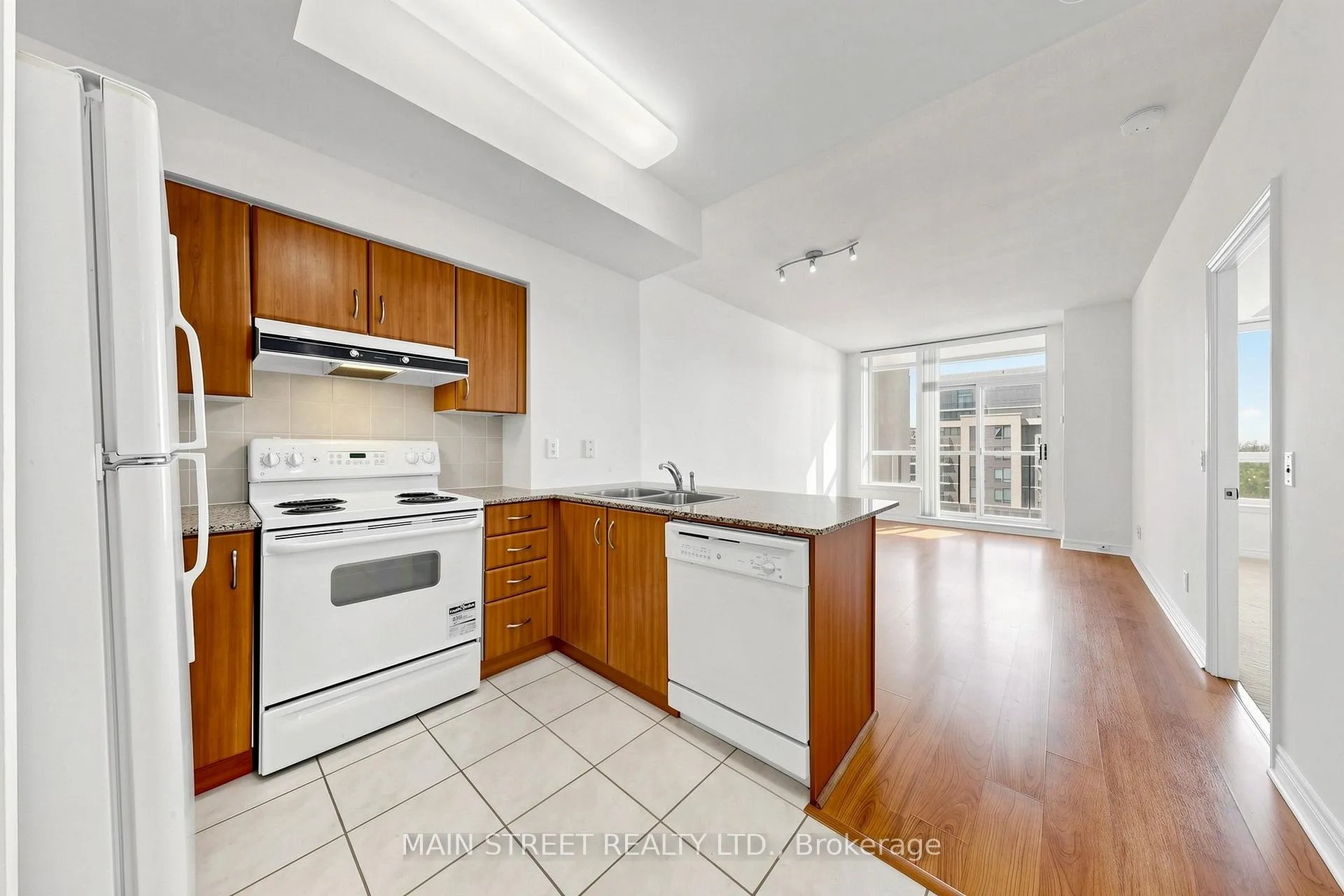 Photo 7 of Unit 1408, 60 Disera Drive, Vaughan, Beverley Glen — HOMEH
