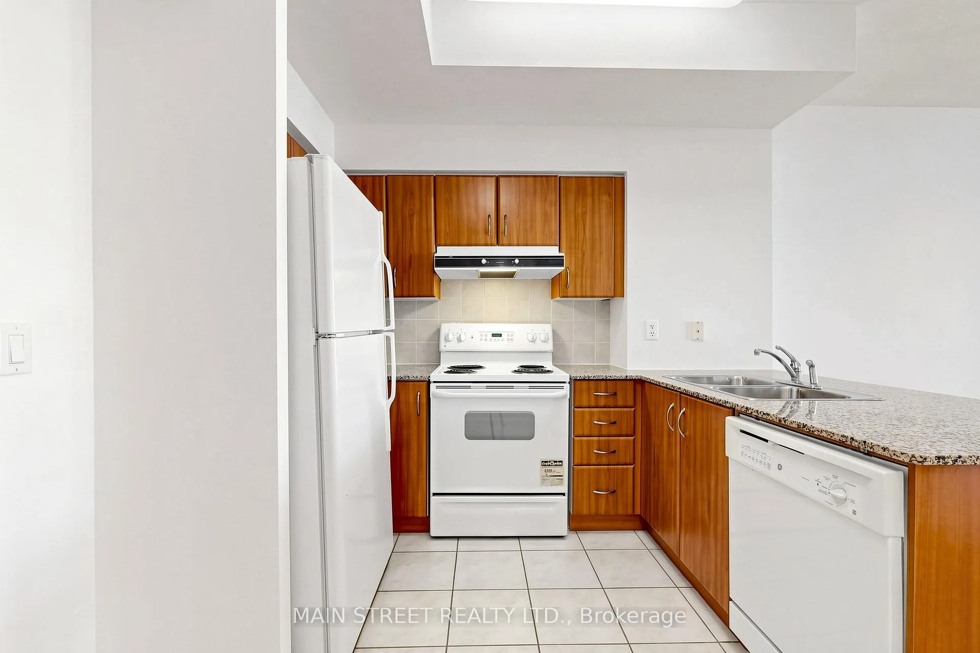 Photo 9 of Unit 1408, 60 Disera Drive, Vaughan, Beverley Glen — HOMEH