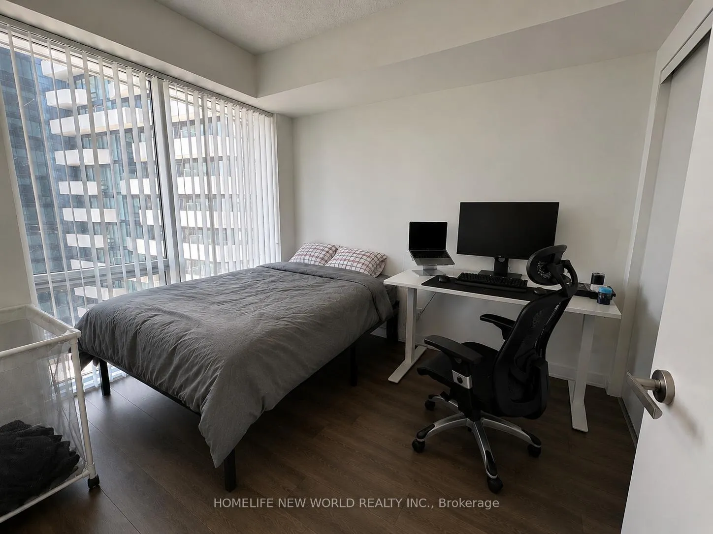 Photo 3 of Unit 1610, 88 Harbour Street, Toronto, Waterfront Communities — HOMEH