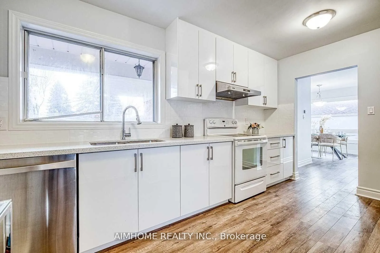 Photo 2 of 26 Frances Crescent, Scarborough, Agincourt South-Malvern West — HOMEH