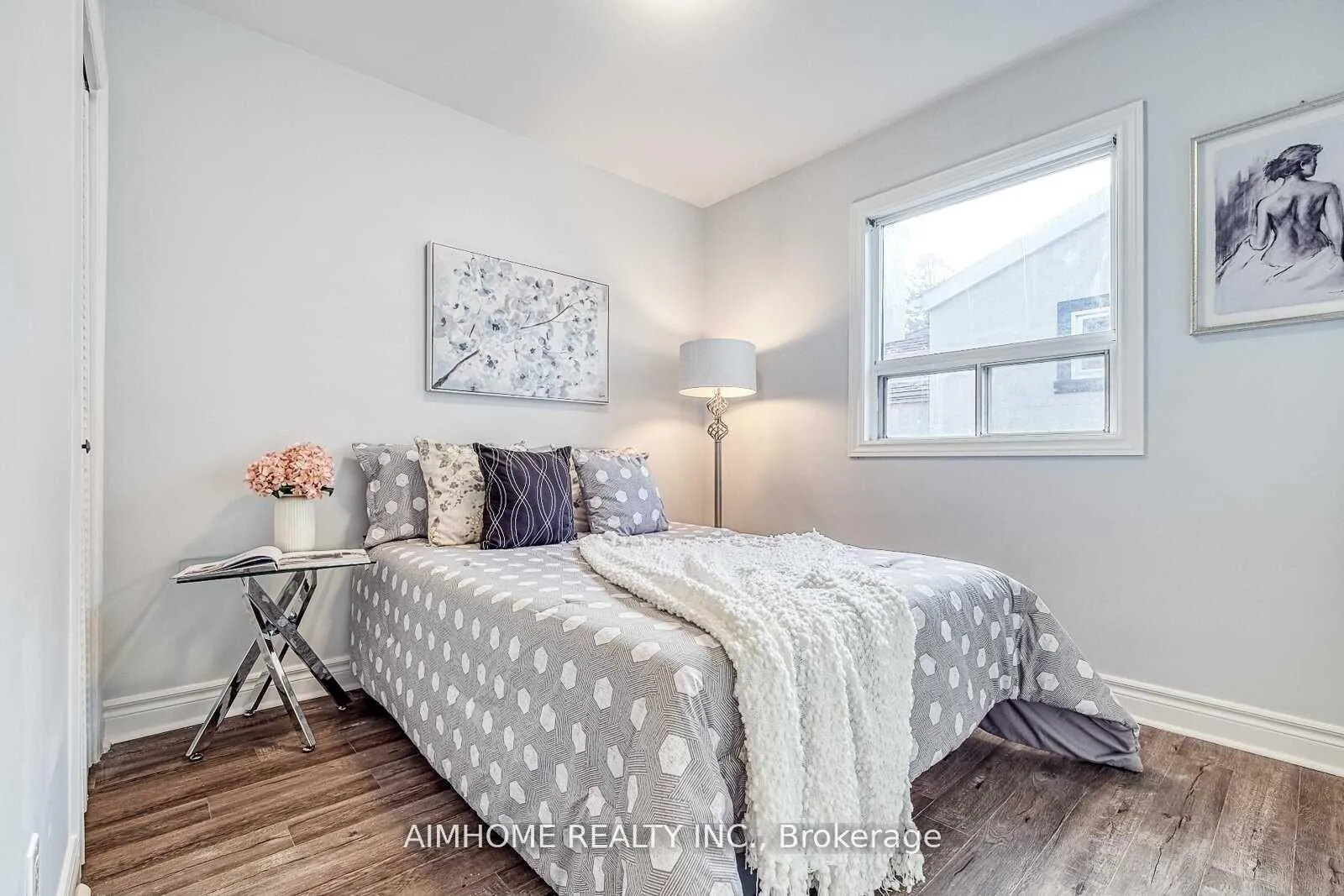 Photo 4 of 26 Frances Crescent, Scarborough, Agincourt South-Malvern West — HOMEH