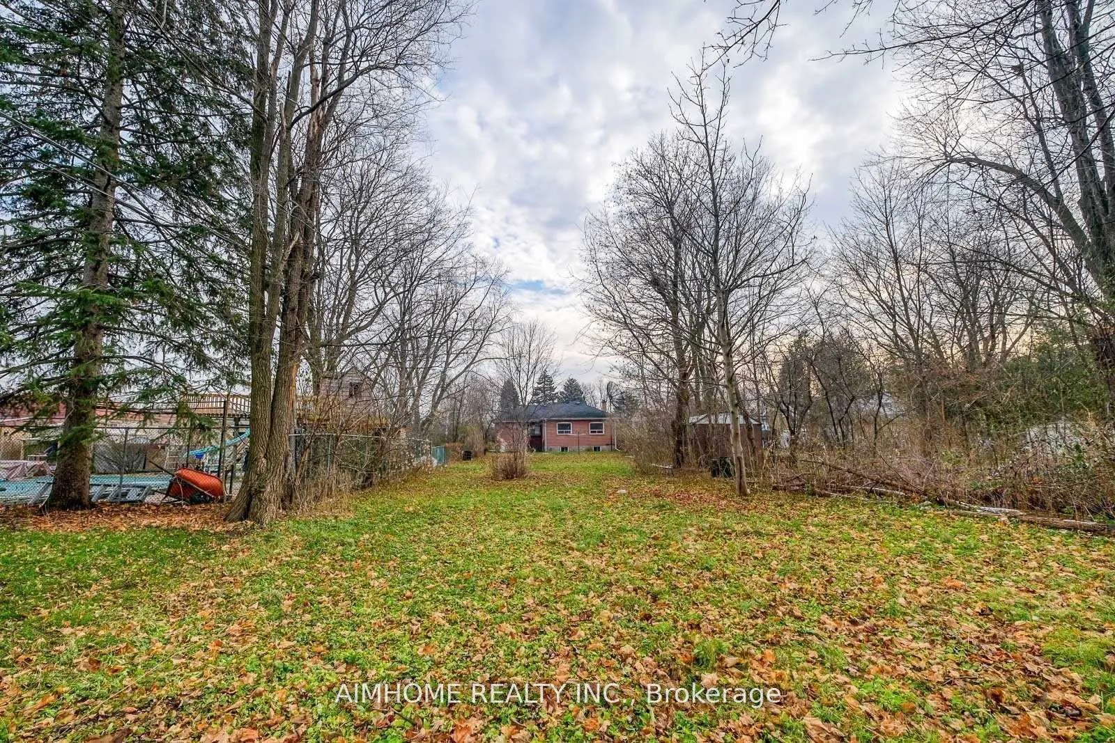 Photo 17 of 26 Frances Crescent, Scarborough, Agincourt South-Malvern West — HOMEH