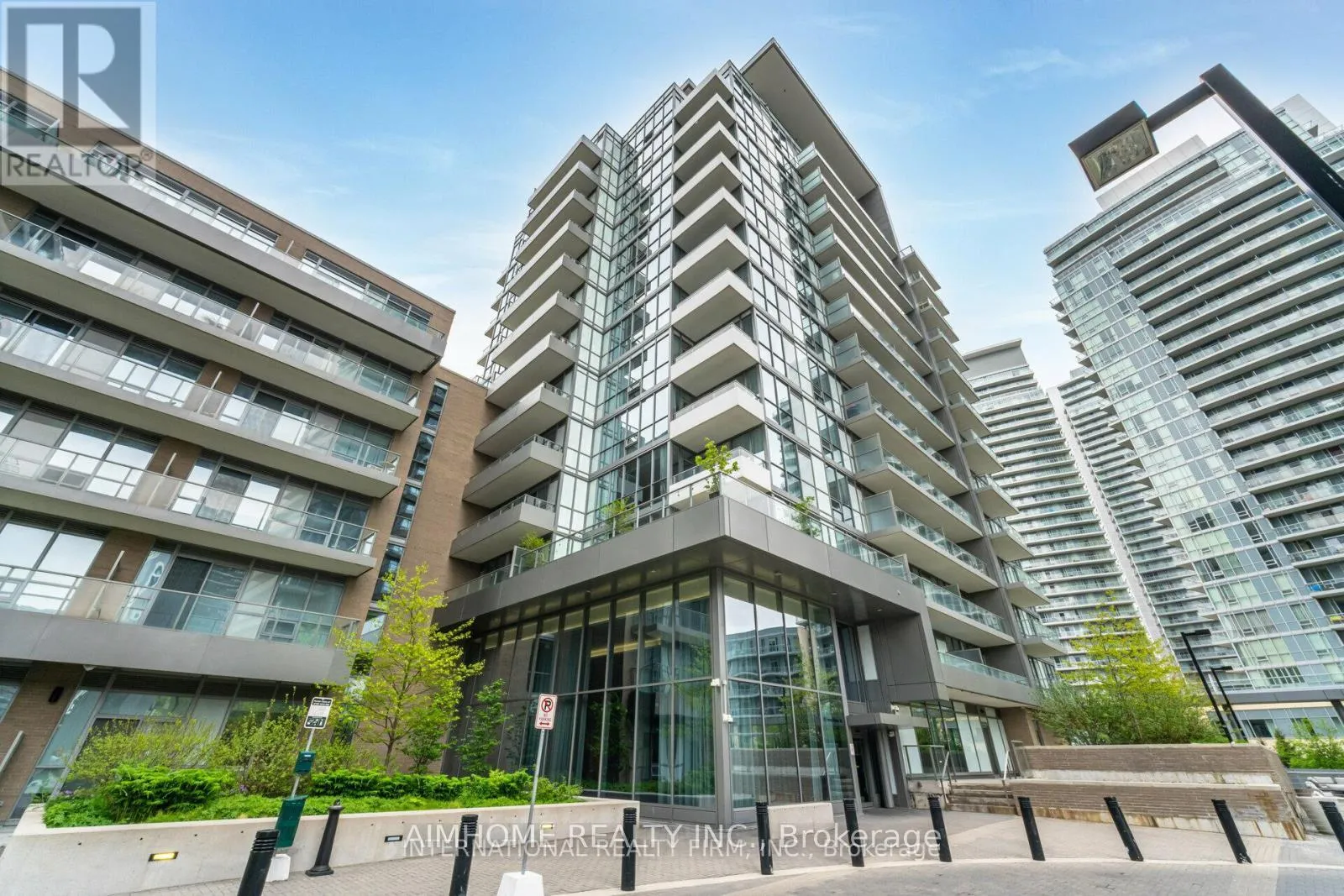 Front of Unit 306, 32 Forest Manor Road