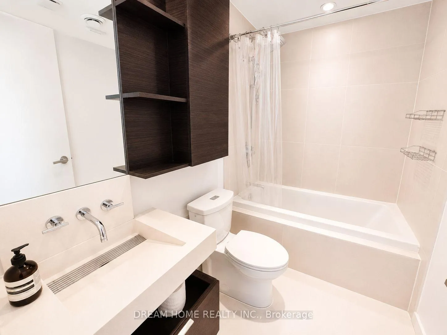 Photo 9 of Unit 1303, 5 St Joseph Street, Toronto, Bay Street Corridor — HOMEH