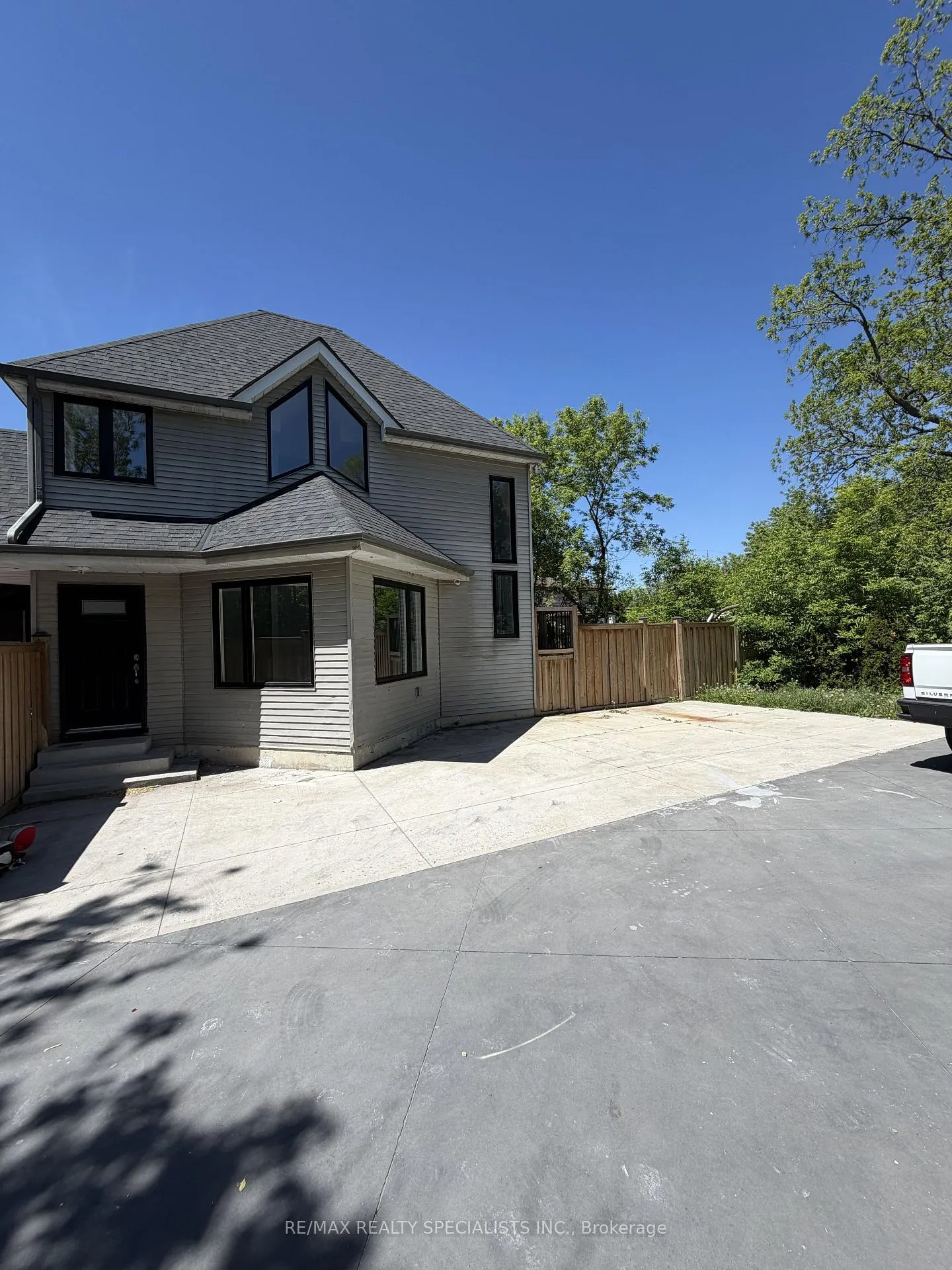 Photo 1 of 28B Fleming Avenue, Brampton, Downtown Brampton — HOMEH