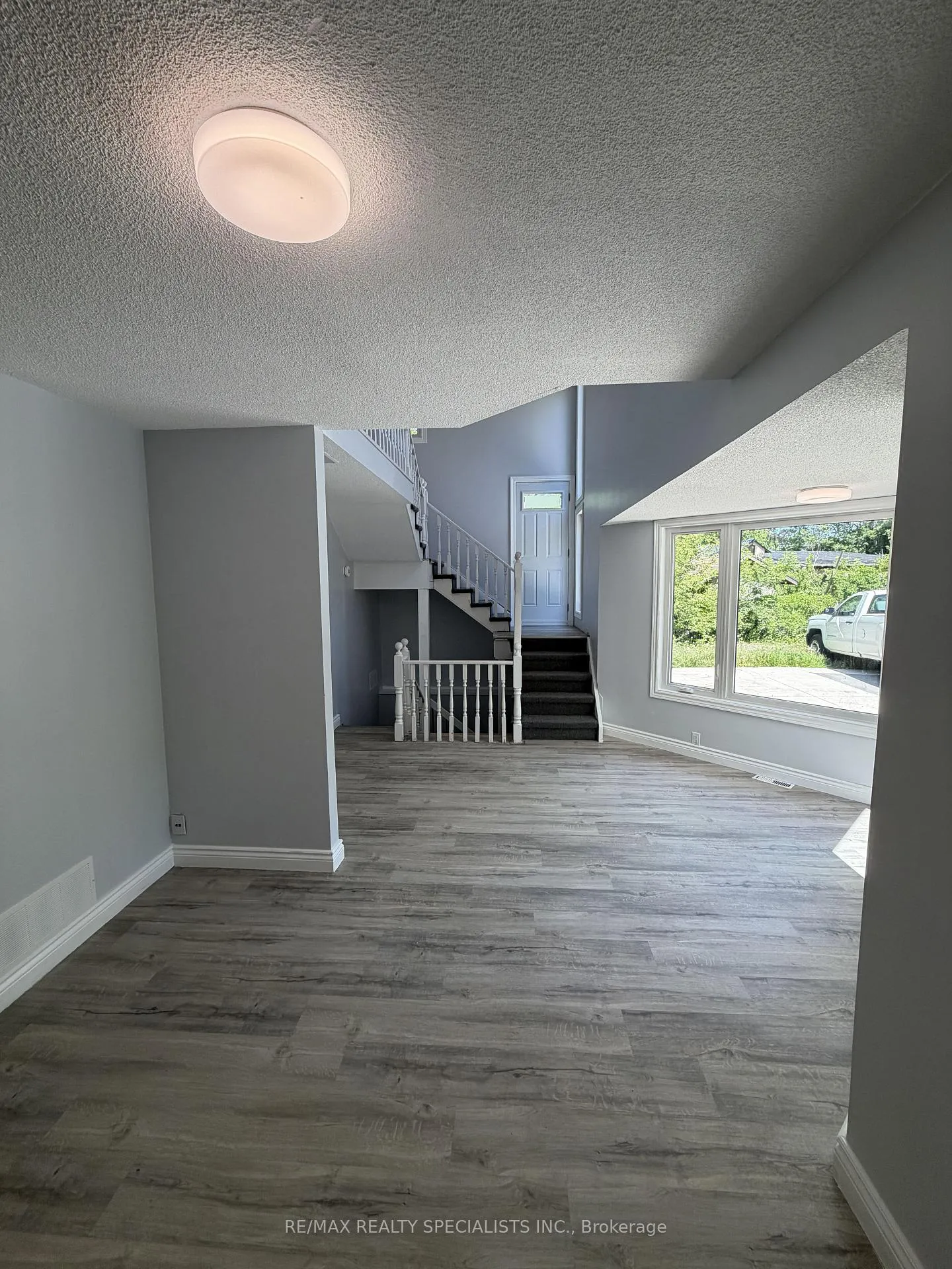 Photo 4 of 28B Fleming Avenue, Brampton, Downtown Brampton — HOMEH