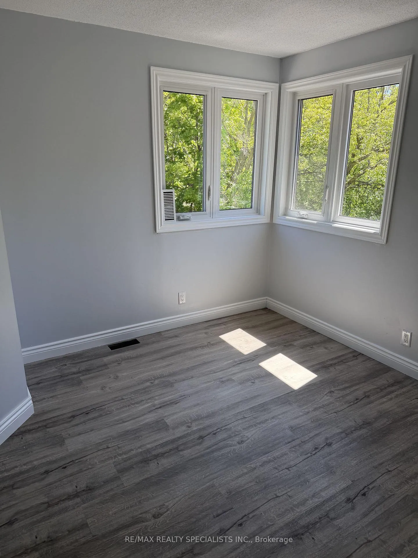 Photo 5 of 28B Fleming Avenue, Brampton, Downtown Brampton — HOMEH