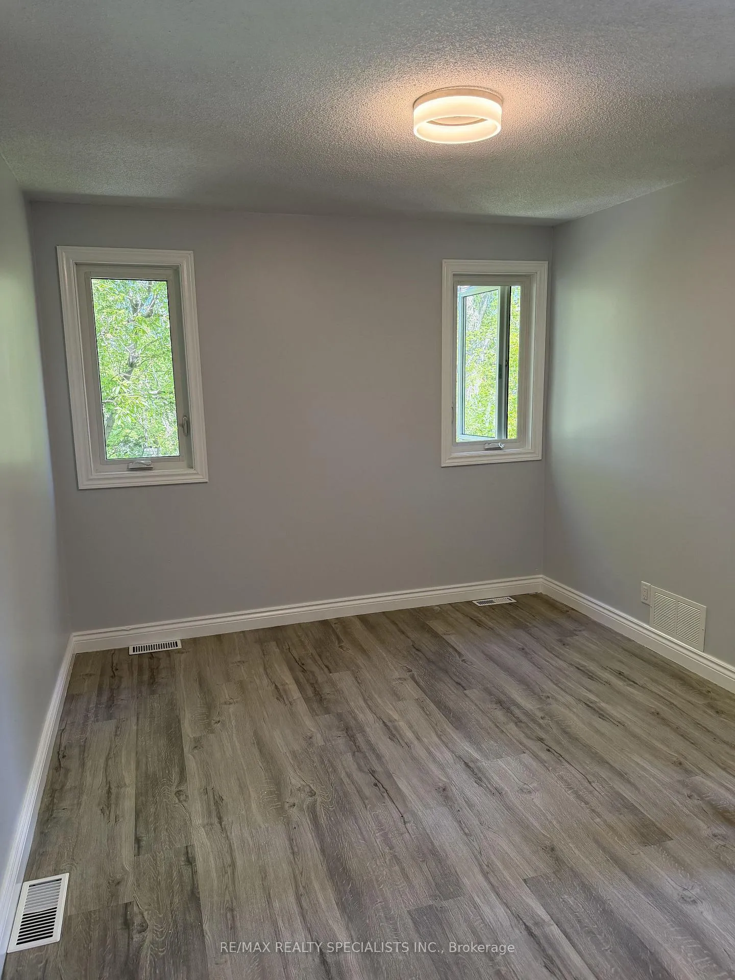 Photo 13 of 28B Fleming Avenue, Brampton, Downtown Brampton — HOMEH