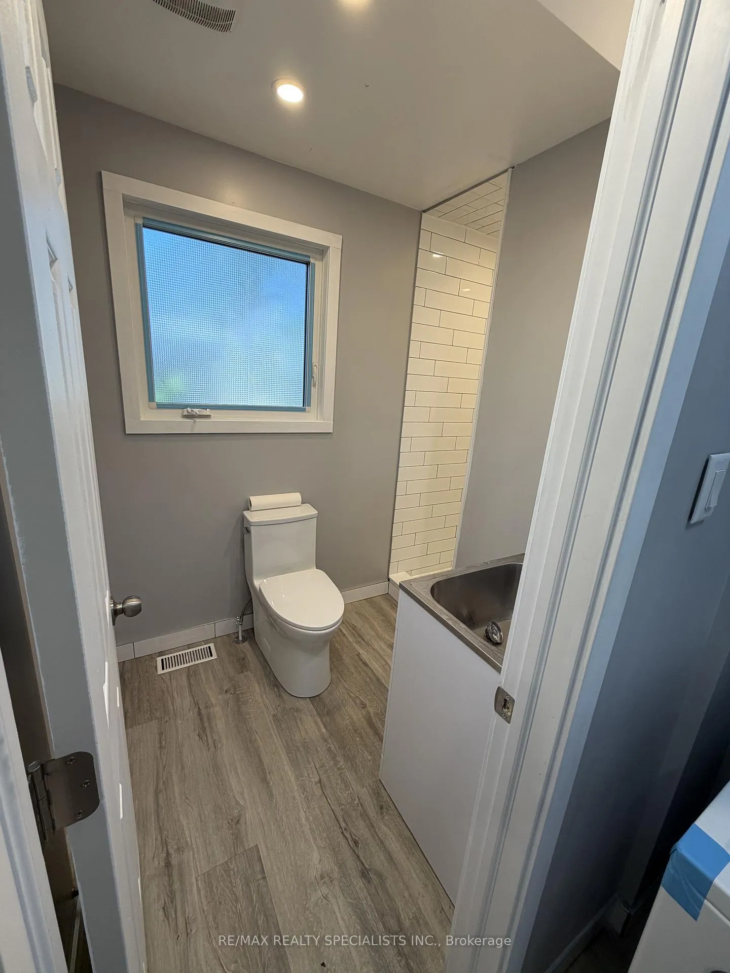 Photo 16 of 28B Fleming Avenue, Brampton, Downtown Brampton — HOMEH