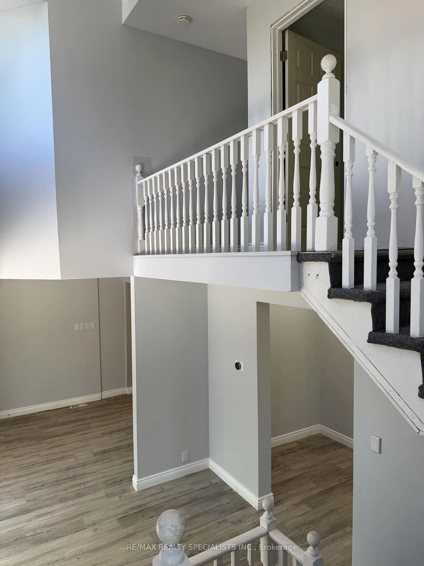Photo 21 of 28B Fleming Avenue, Brampton, Downtown Brampton — HOMEH