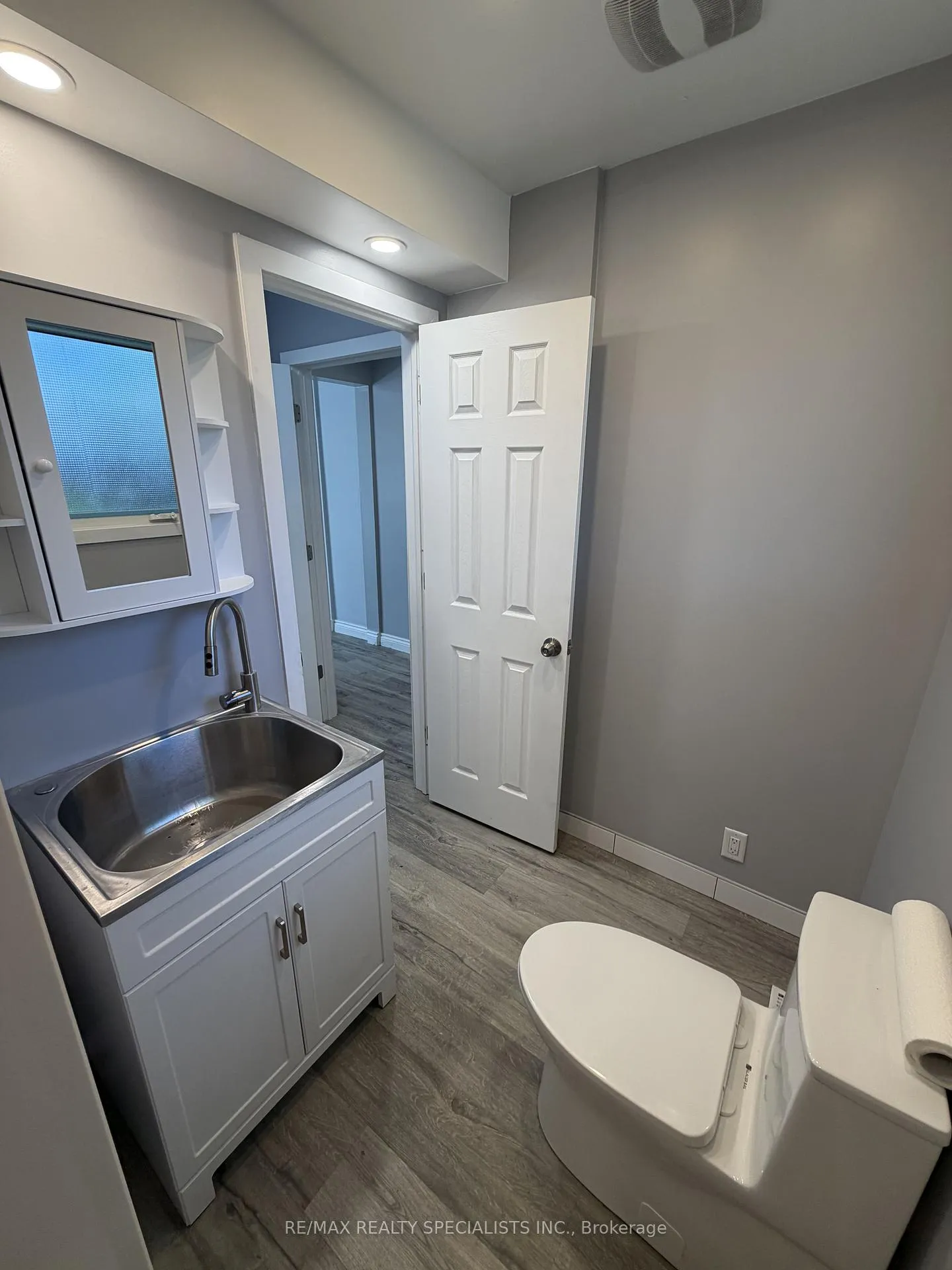 Photo 23 of 28B Fleming Avenue, Brampton, Downtown Brampton — HOMEH
