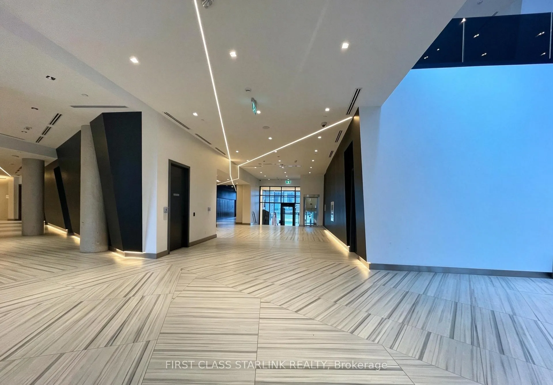 Photo 4 of Unit 3101, 8 Water Walk Drive, Markham, Unionville — HOMEH